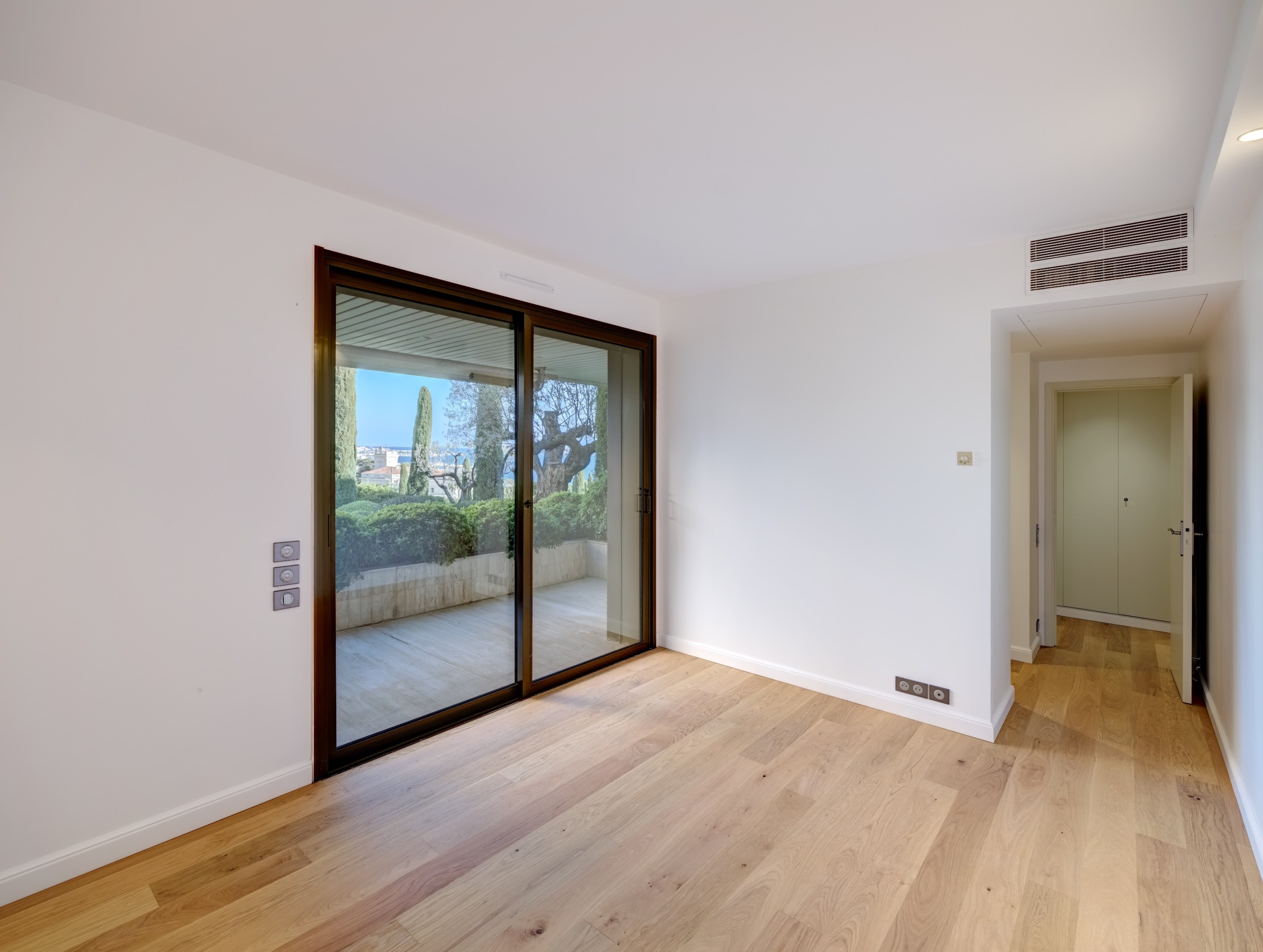 Cannes Croix des Gardes luxury apartment with sea view and private garden - 物件實景