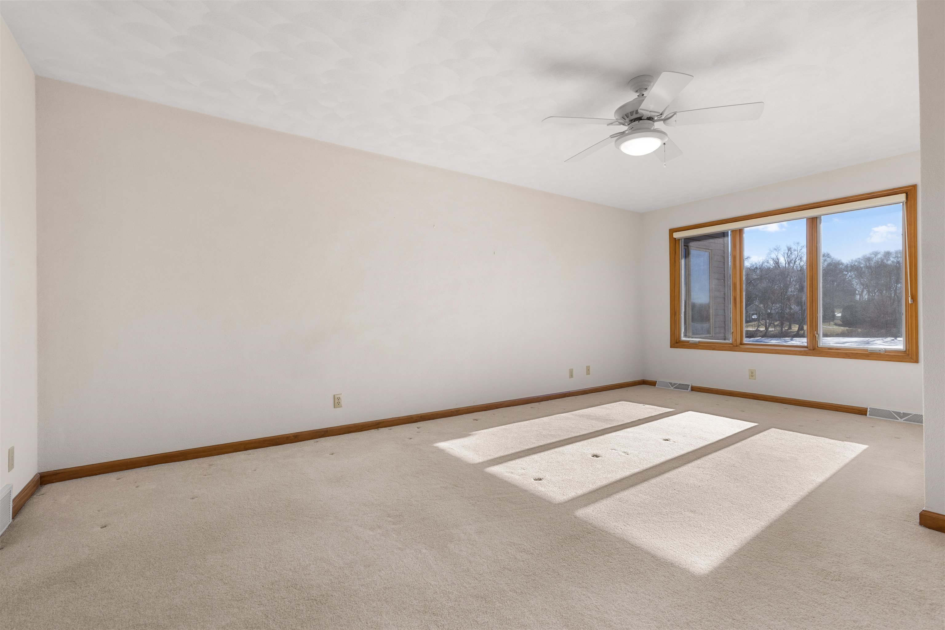 Roscoe, Illinois, 61073, United States, 3 Bedrooms Bedrooms, ,4 BathroomsBathrooms,Residential,For Sale,2011367