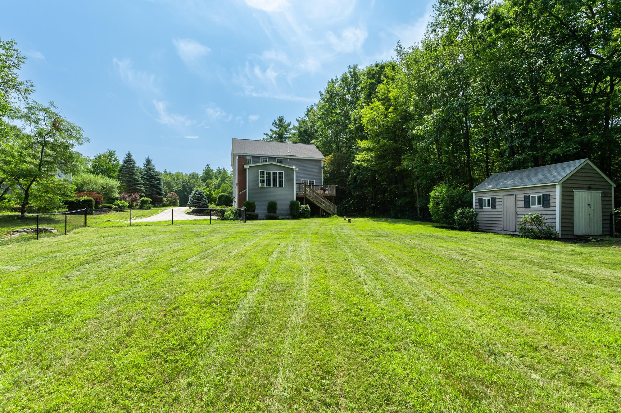 Hooksett, New Hampshire, 03106, United States, 3 Bedrooms Bedrooms, ,2 BathroomsBathrooms,Residential,For Sale,1941864