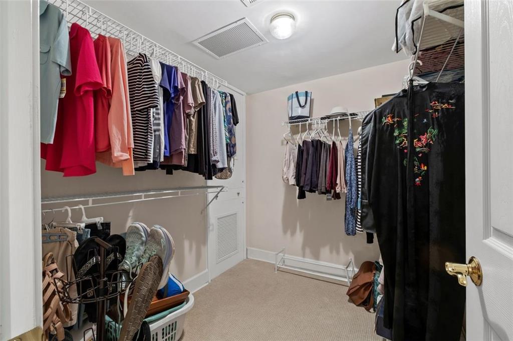 Atlanta, Georgia, 30327, United States, 2 Bedrooms Bedrooms, ,3 BathroomsBathrooms,Residential,For Sale,1895393