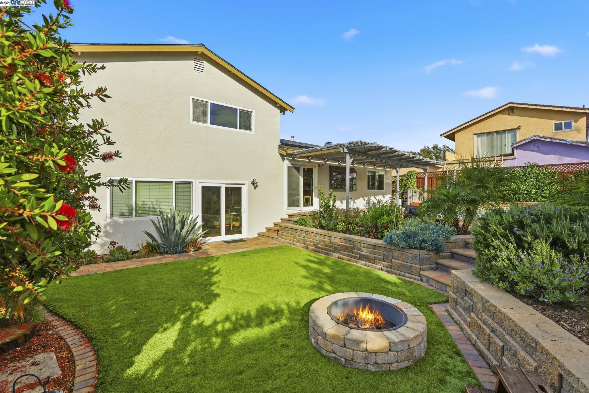 Pleasanton, California, 94566, United States, 4 Bedrooms Bedrooms, ,2 BathroomsBathrooms,Residential,For Sale,1988174