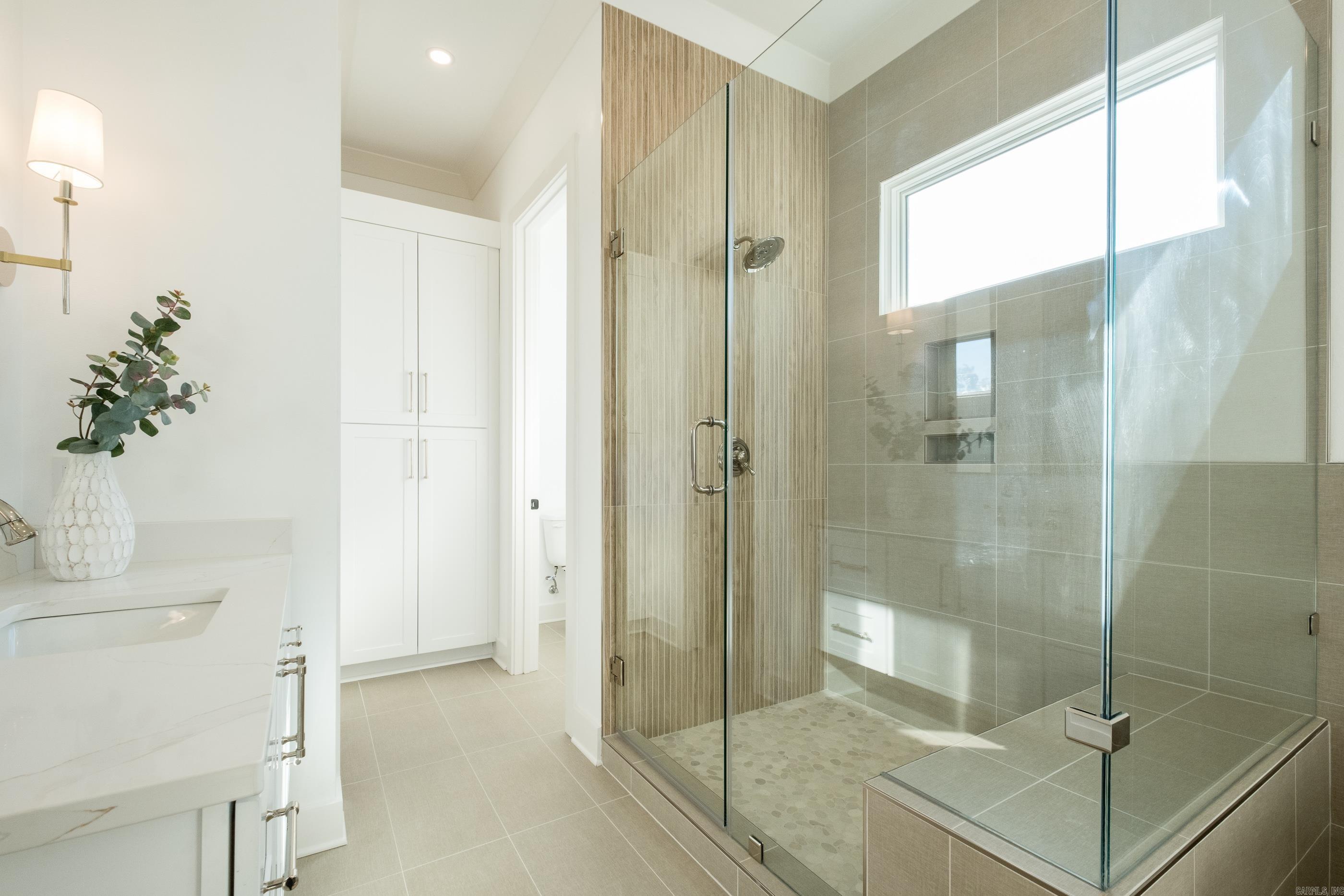 Little Rock, Arkansas, 72207, United States, 4 Bedrooms Bedrooms, ,4 BathroomsBathrooms,Residential,For Sale,1987623