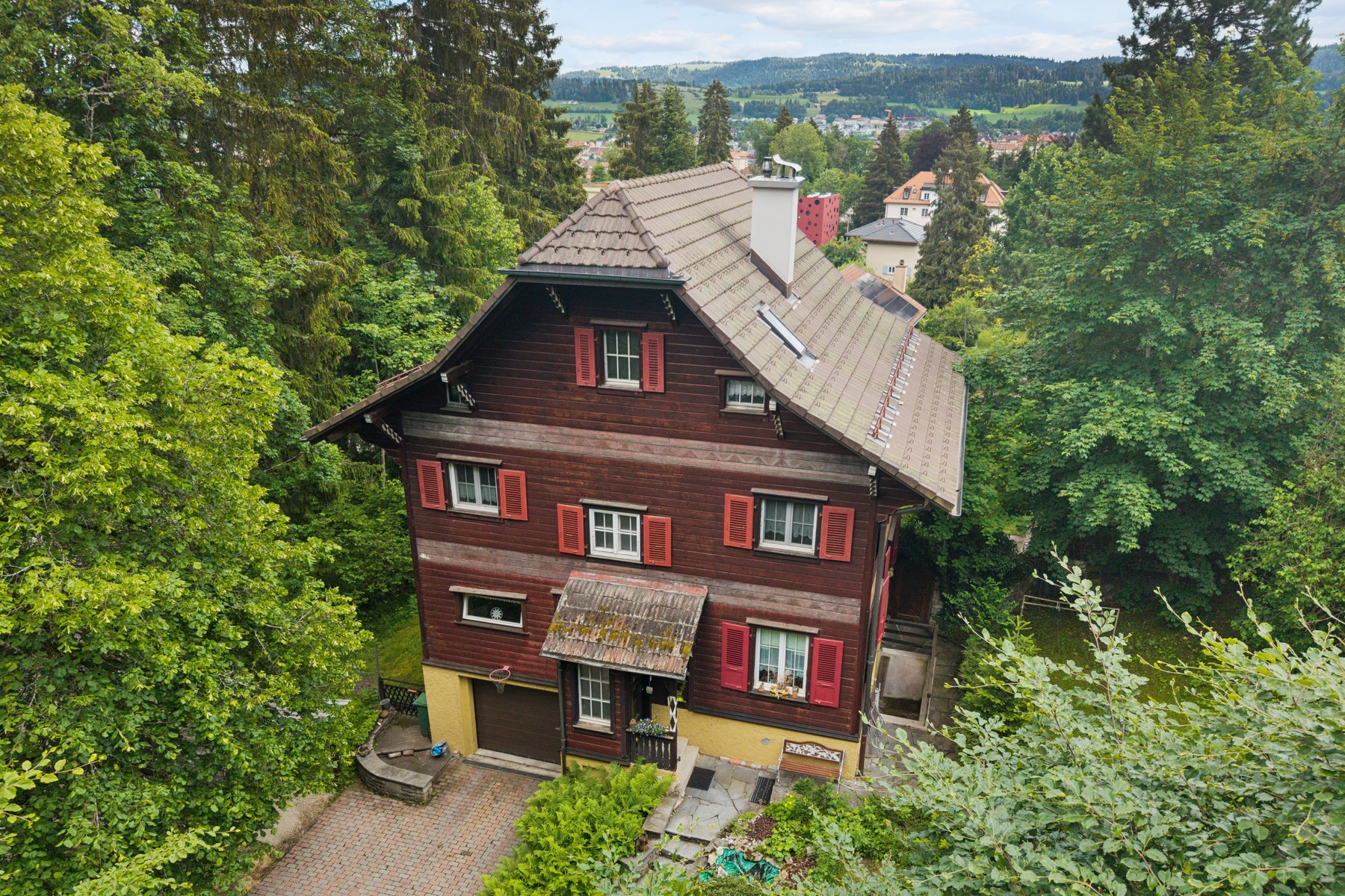  Charming house comprising 2 apartments in a lush, green setting - 物件實景