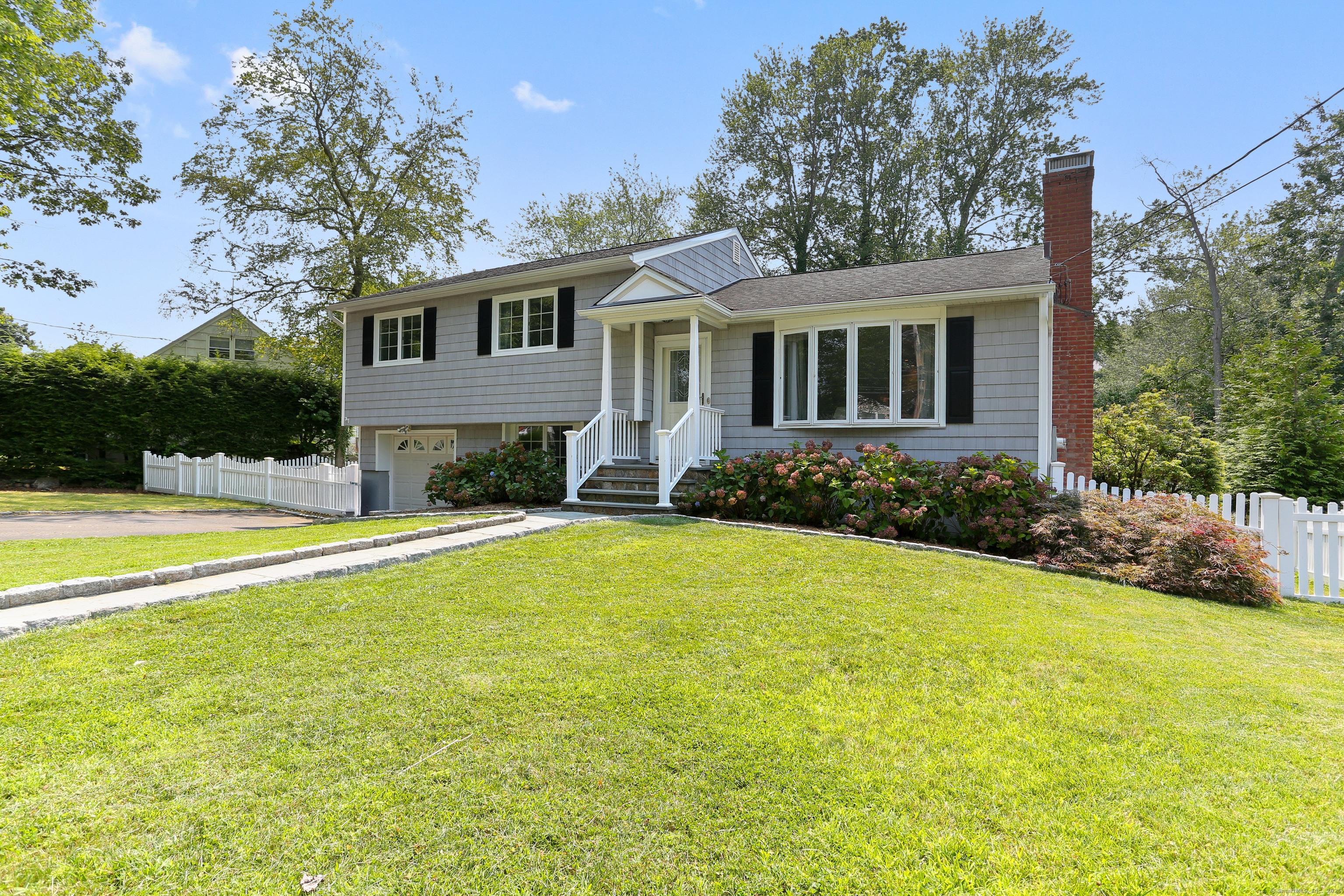 Fairfield, Connecticut, 06824, United States, 3 Bedrooms Bedrooms, ,2 BathroomsBathrooms,Residential,For Sale,1916978