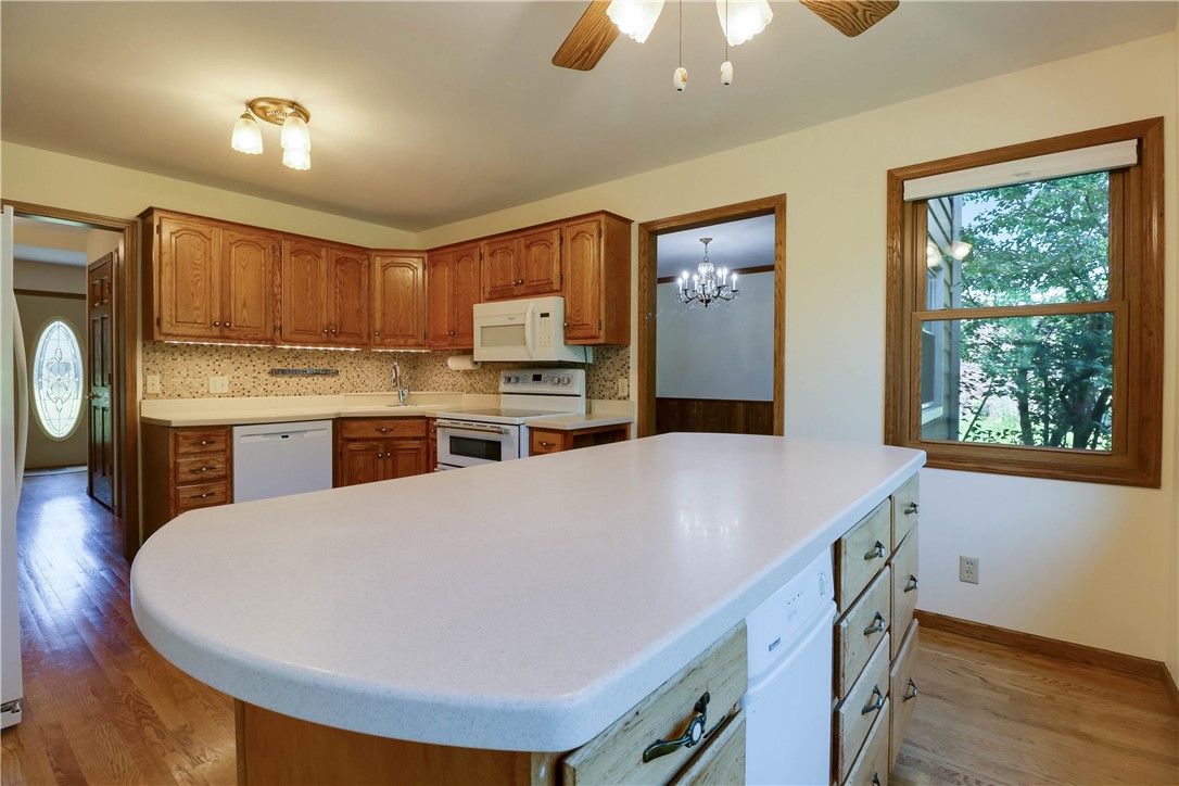 Altoona, Wisconsin, 54720, United States, 4 Bedrooms Bedrooms, ,3 BathroomsBathrooms,Residential,For Sale,1891343