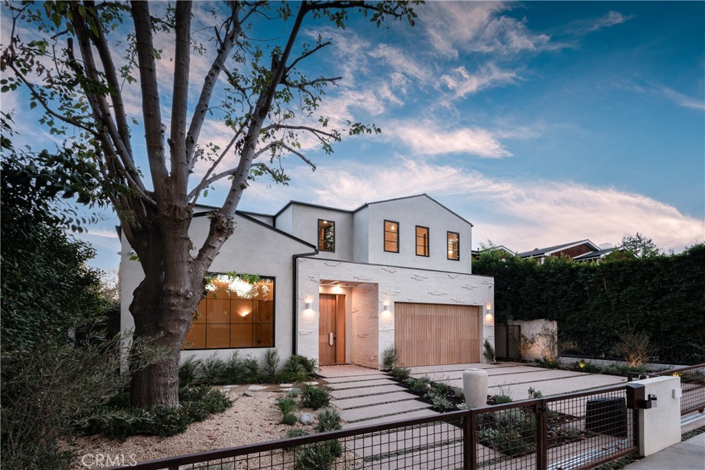 Sherman Oaks, California, 91423, United States, 6 Bedrooms Bedrooms, ,7 BathroomsBathrooms,Residential,For Sale,1990929