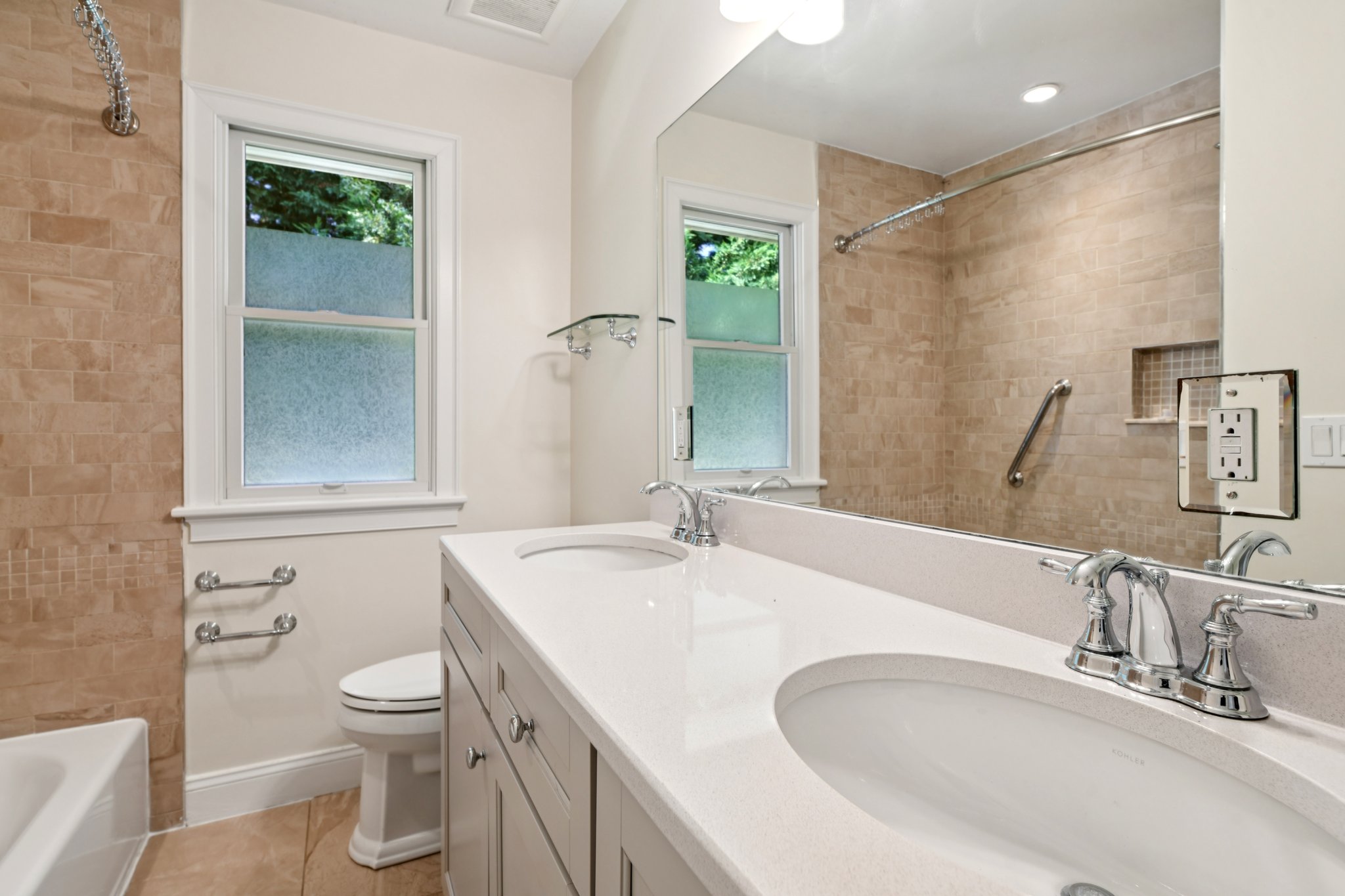 Hampton Bays, New York, 11946, United States, 5 Bedrooms Bedrooms, ,4 BathroomsBathrooms,Residential,For Sale,1870201