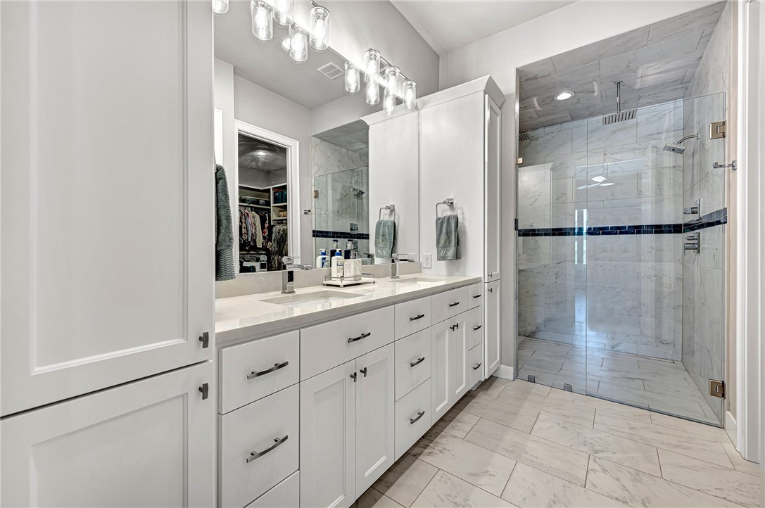 Bentonville, Arkansas, 72713, United States, 4 Bedrooms Bedrooms, ,5 BathroomsBathrooms,Residential,For Sale,1950806