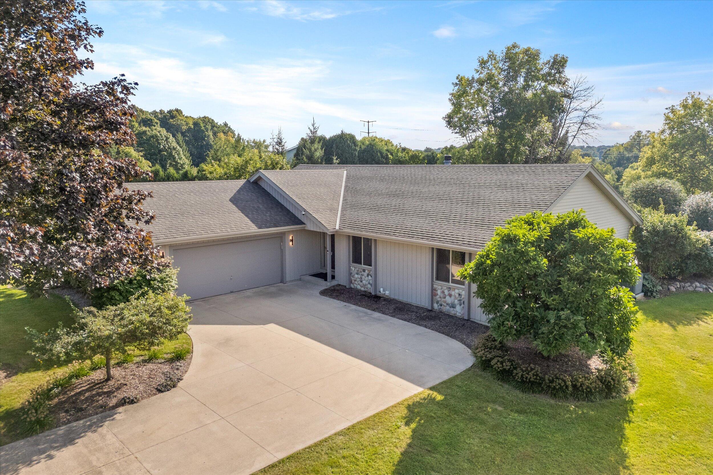 Grafton, Wisconsin, 53024, United States, 3 Bedrooms Bedrooms, ,2 BathroomsBathrooms,Residential,For Sale,1938836