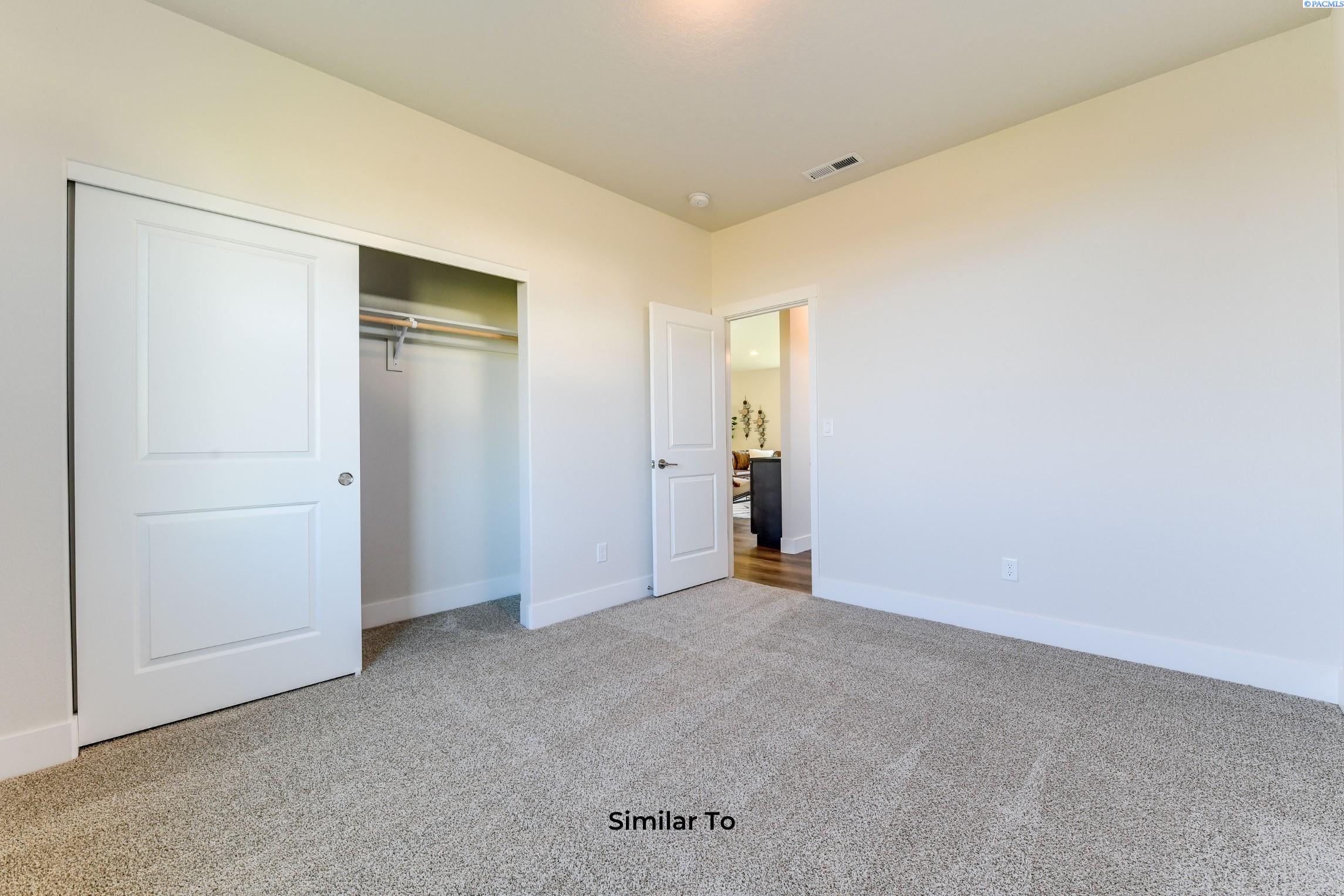 Kennewick, Washington, 99338, United States, 4 Bedrooms Bedrooms, ,2 BathroomsBathrooms,Residential,For Sale,1828278