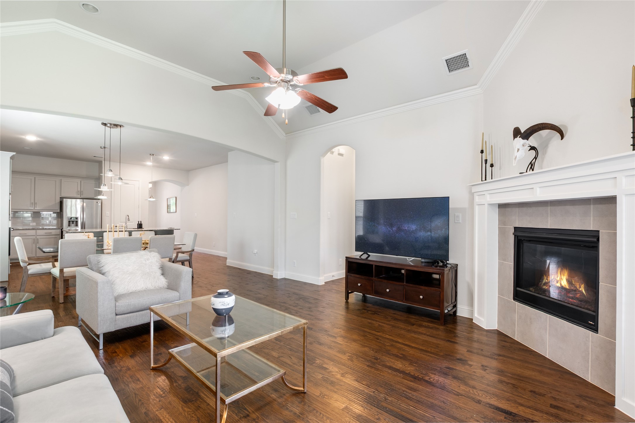 Carrollton, Texas, 75010, United States, 3 Bedrooms Bedrooms, ,2 BathroomsBathrooms,Residential,For Sale,1901690