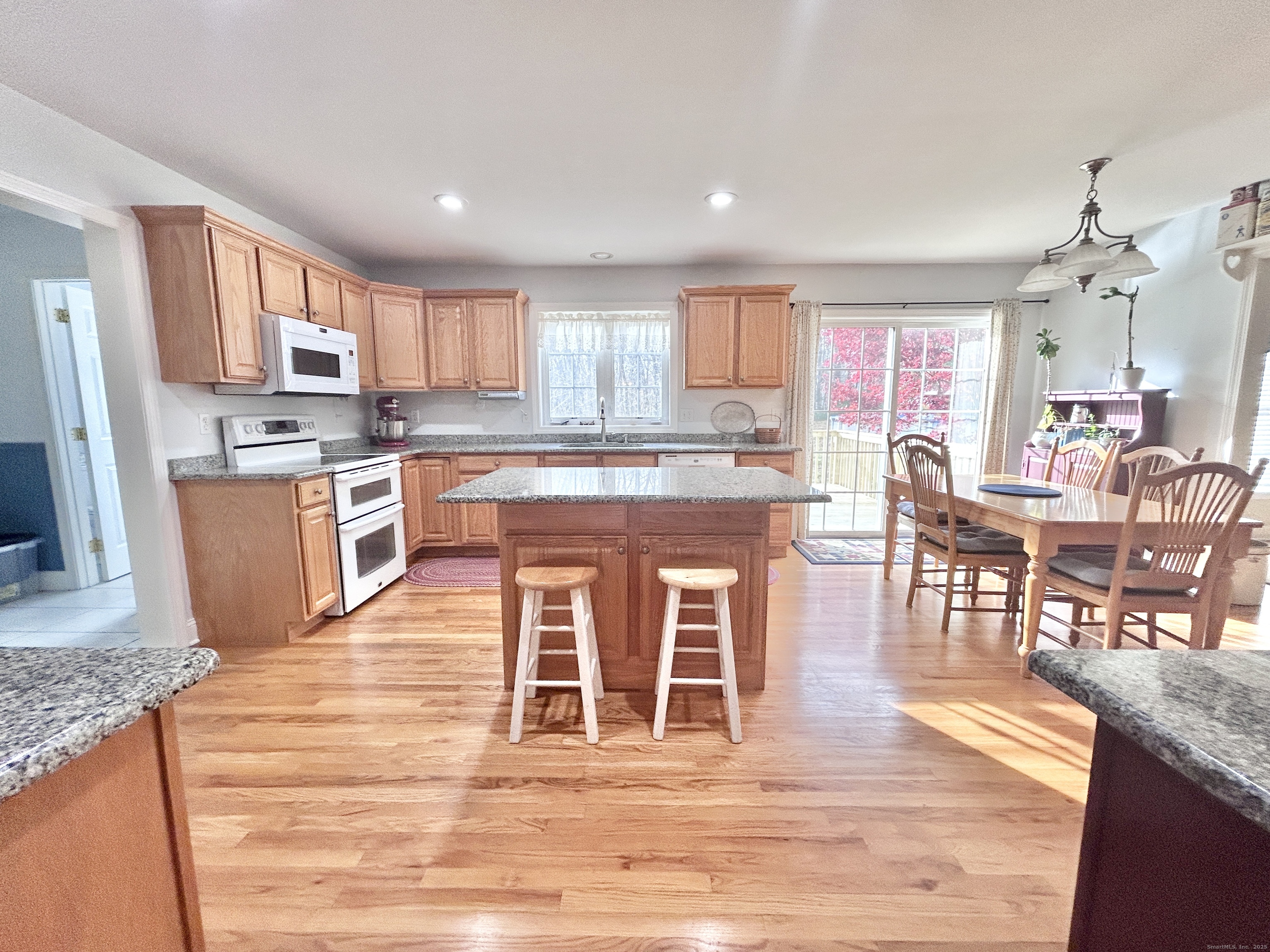 Oxford, Connecticut, 06478, United States, 4 Bedrooms Bedrooms, ,3 BathroomsBathrooms,Residential,For Sale,1993487