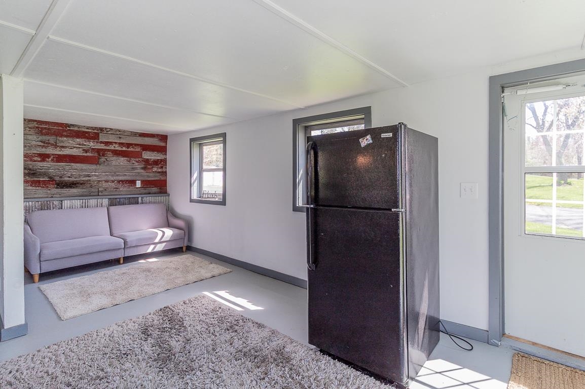 New London, Wisconsin, 54961-8021, United States, 4 Bedrooms Bedrooms, ,2 BathroomsBathrooms,Residential,For Sale,1984435