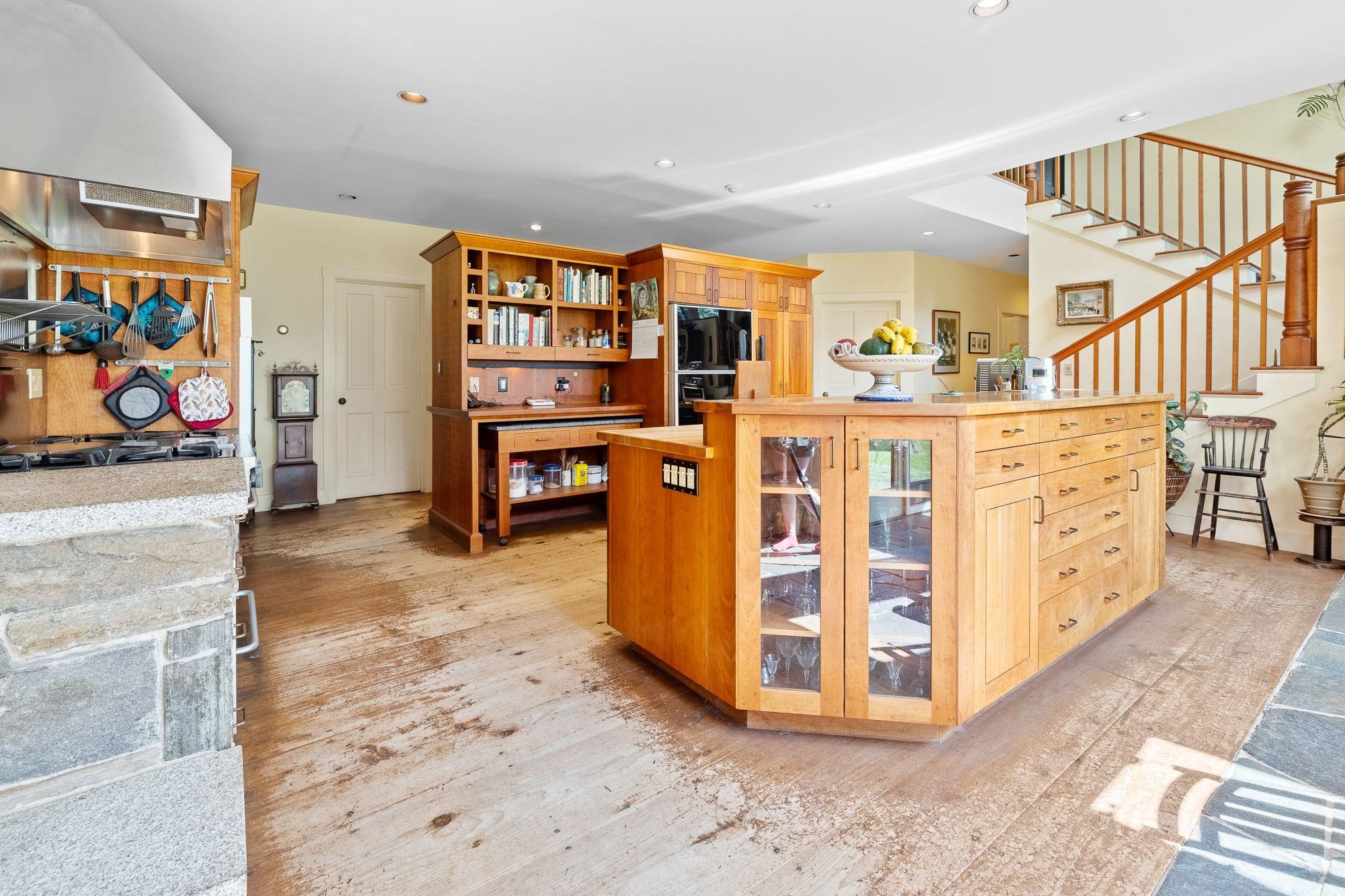 Orford, New Hampshire, 03777, United States, 3 Bedrooms Bedrooms, ,3 BathroomsBathrooms,Residential,For Sale,1908453