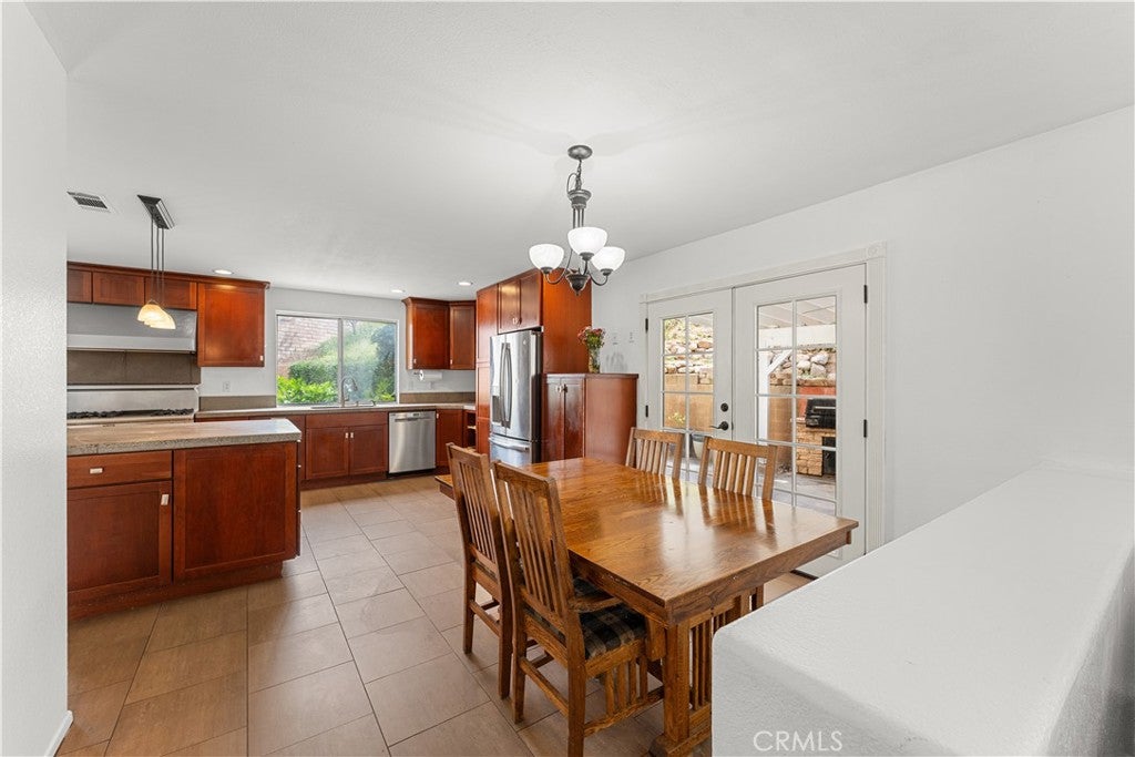 Yucaipa, California, 92399, United States, 5 Bedrooms Bedrooms, ,3 BathroomsBathrooms,Residential,For Sale,1943197