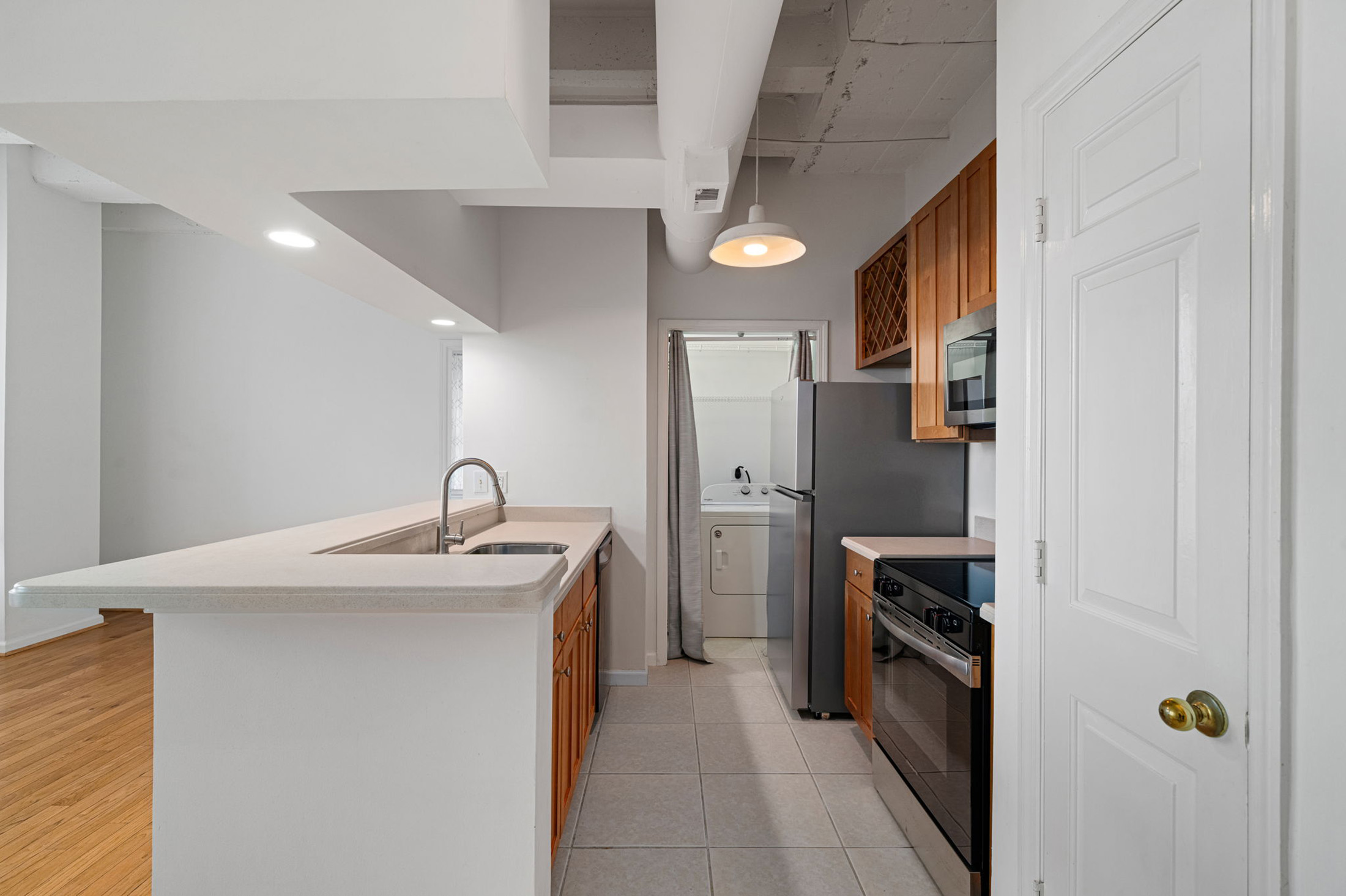  Beautifully Maintained Two Bedroom Condo in the Historic William Oliver Building - 物件實景