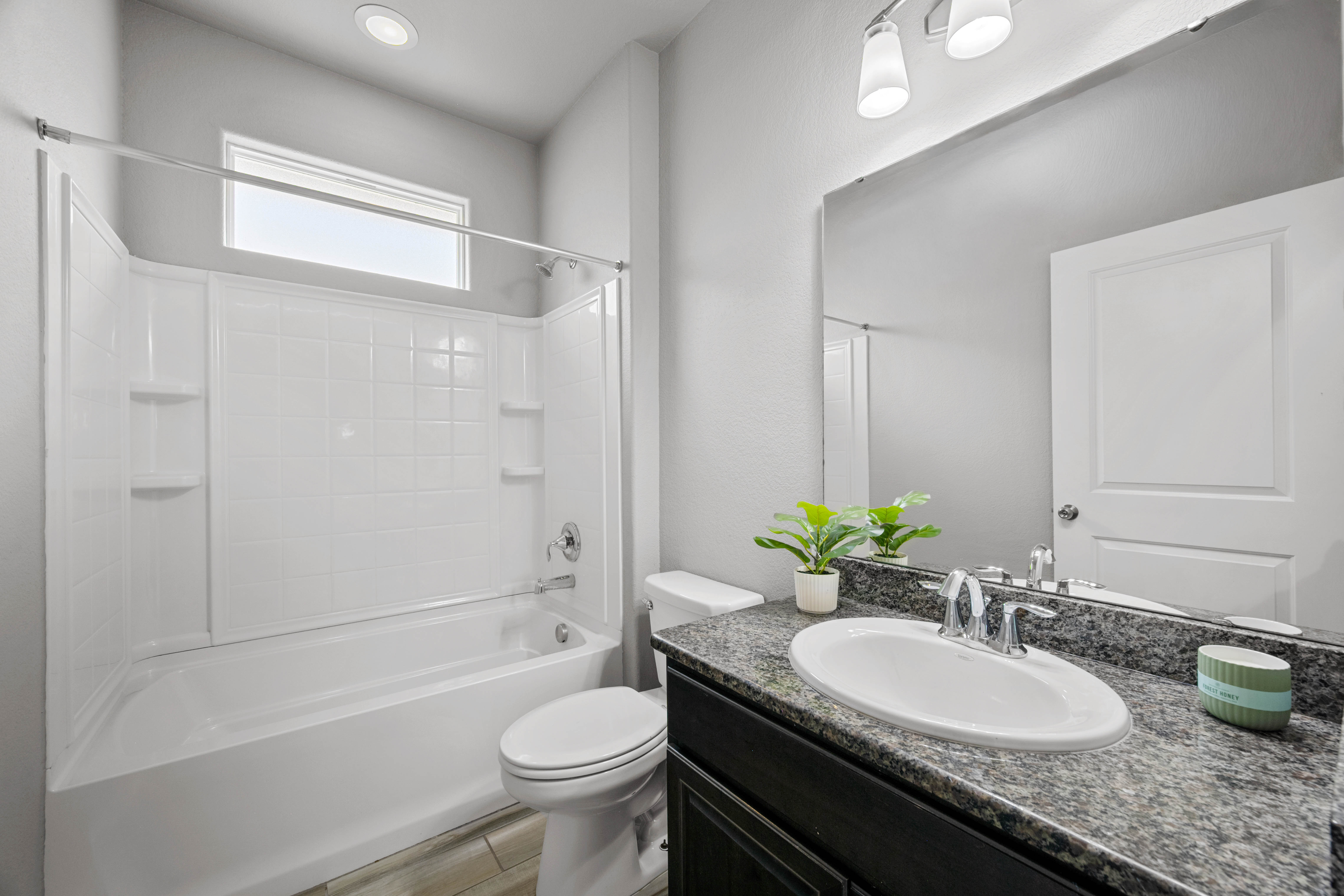  Gorgeous 4BR Home in Wandering Oaks - 物件實景