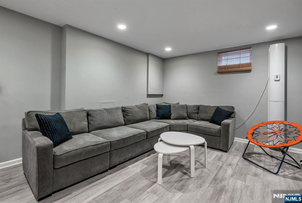 Tenafly, New Jersey, 07670, United States, 6 Bedrooms Bedrooms, ,5 BathroomsBathrooms,Residential,For Sale,1743574