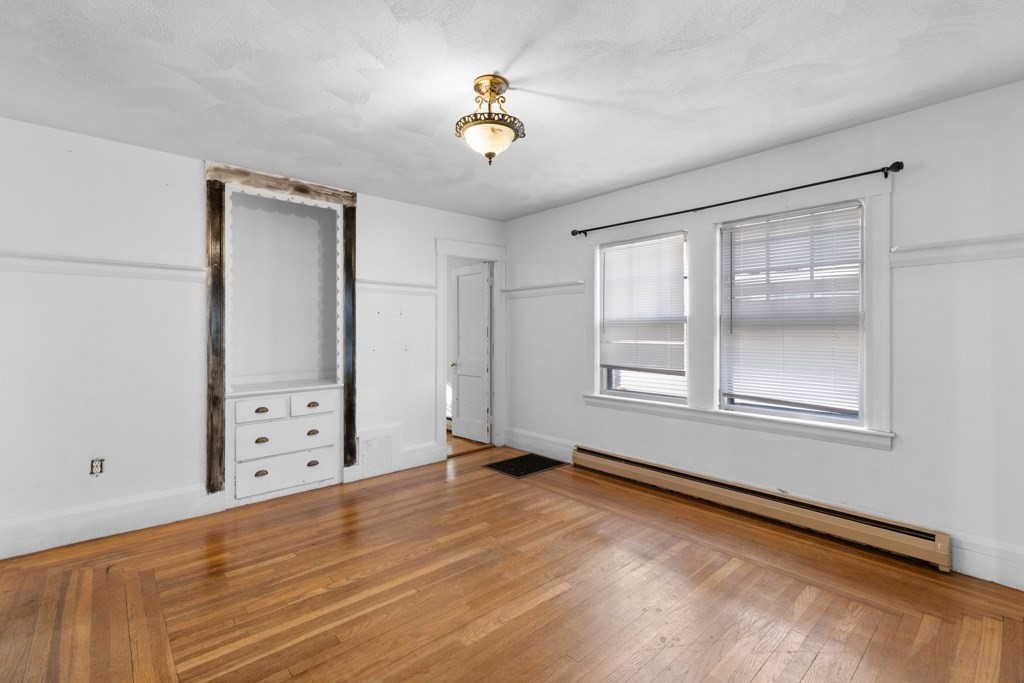Quincy, Massachusetts, 02170, United States, 4 Bedrooms Bedrooms, ,2 BathroomsBathrooms,Residential,For Sale,1942213