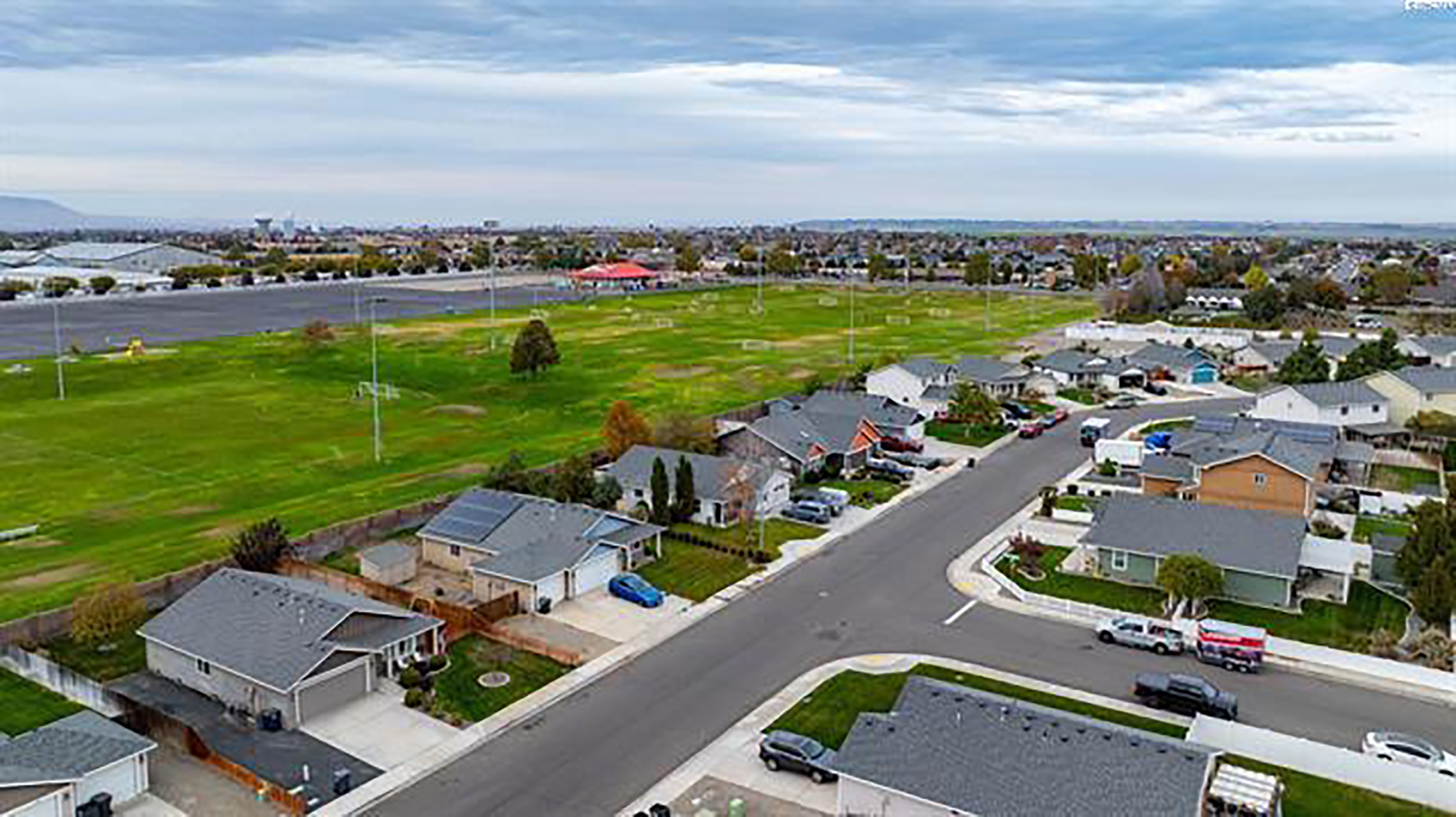  Welcome to this inviting single-story home in West Pasco - 物件實景