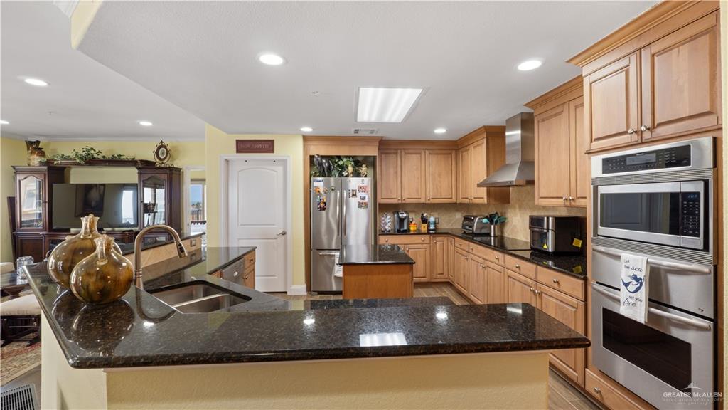 South Padre Island, Texas, 78597, United States, 3 Bedrooms Bedrooms, ,4 BathroomsBathrooms,Residential,For Sale,1731690
