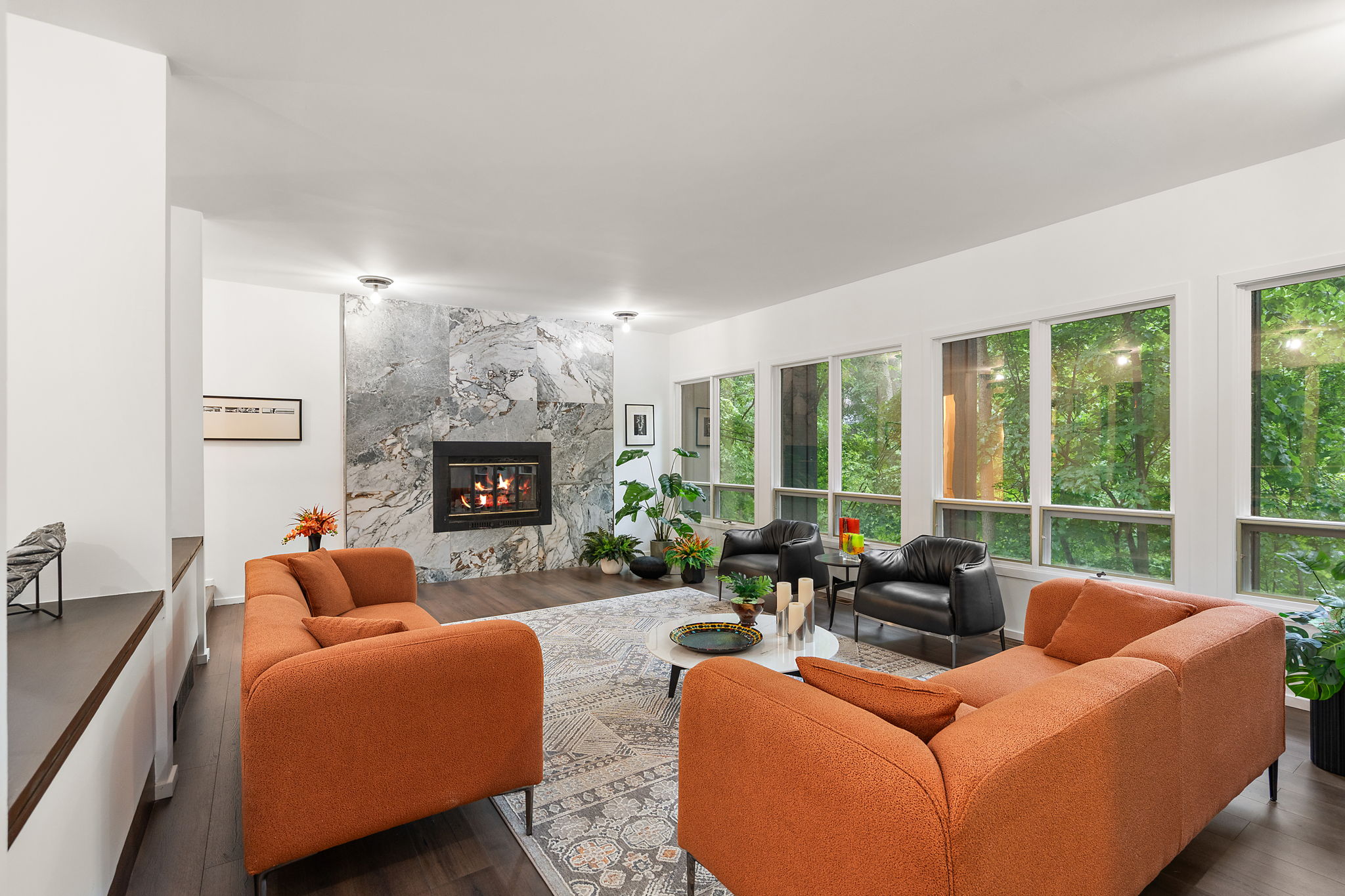  Modern Contemporary Home Nestled on a 1.3 Acre Wooded Lot - 物件實景