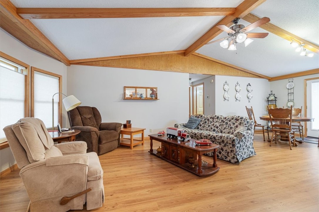 Anderson, Missouri, 64831, United States, 3 Bedrooms Bedrooms, ,2 BathroomsBathrooms,Residential,For Sale,1866248