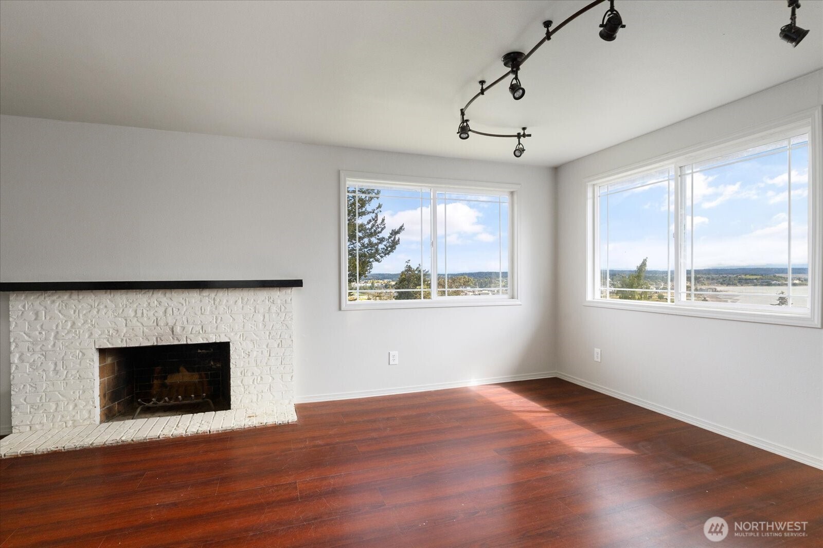 Oak Harbor, Washington, 98277, United States, 3 Bedrooms Bedrooms, ,2 BathroomsBathrooms,Residential,For Sale,1996156