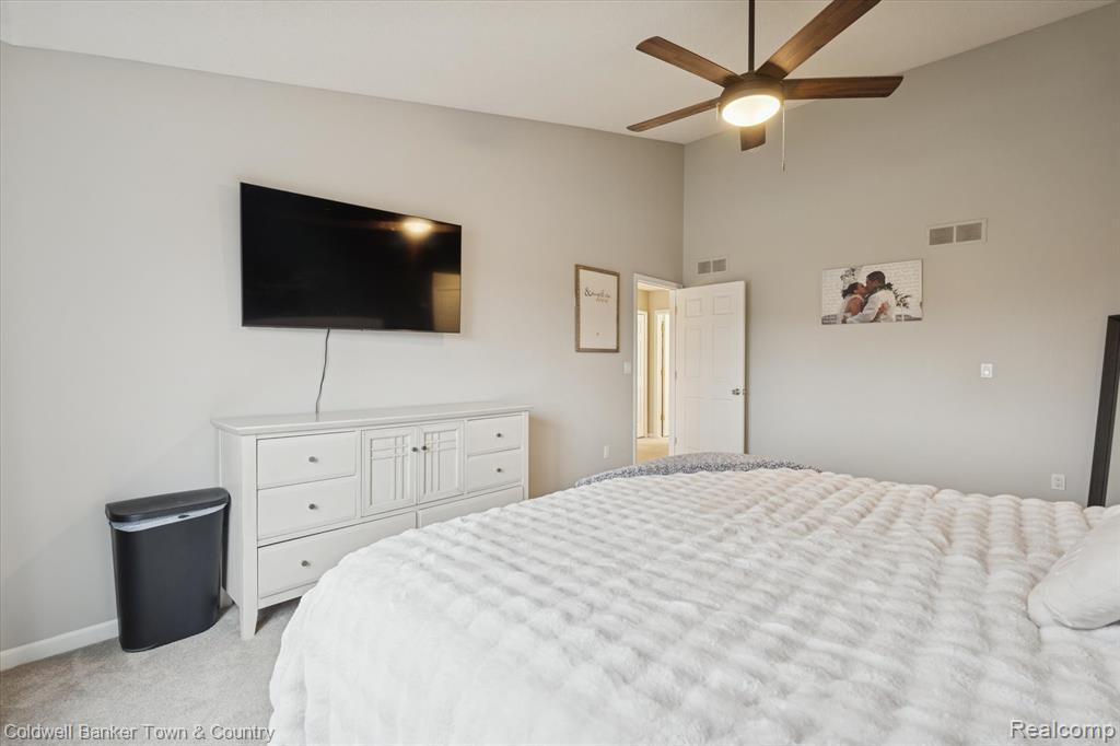 Highland, Michigan, 48357, United States, 4 Bedrooms Bedrooms, ,4 BathroomsBathrooms,Residential,For Sale,2003066