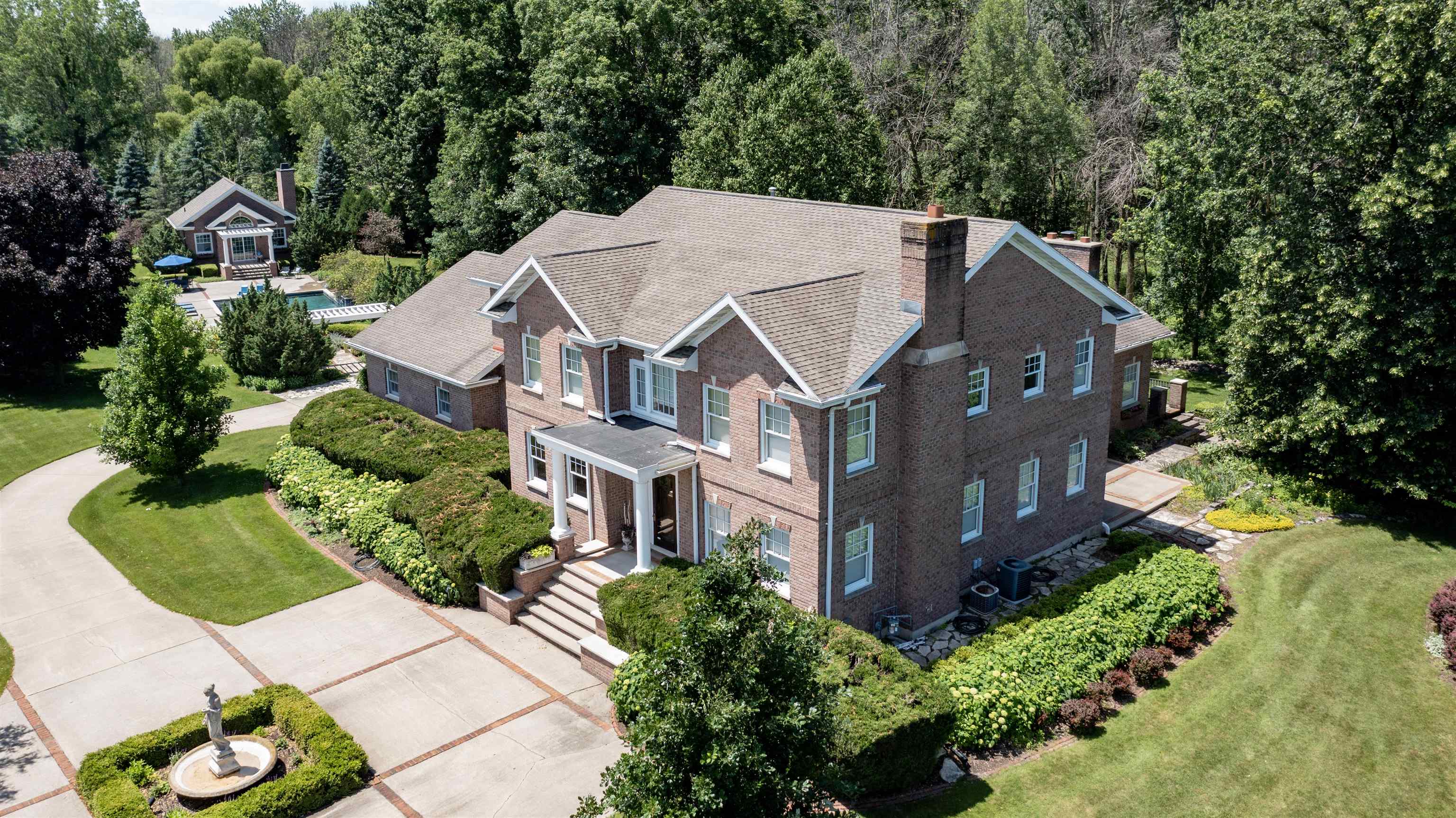 Hortonville, Wisconsin, 54944, United States, 4 Bedrooms Bedrooms, ,6 BathroomsBathrooms,Residential,For Sale,1983735