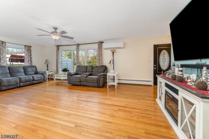 Readington Twp., New Jersey, 08833, United States, 3 Bedrooms Bedrooms, ,3 BathroomsBathrooms,Residential,For Sale,1989255