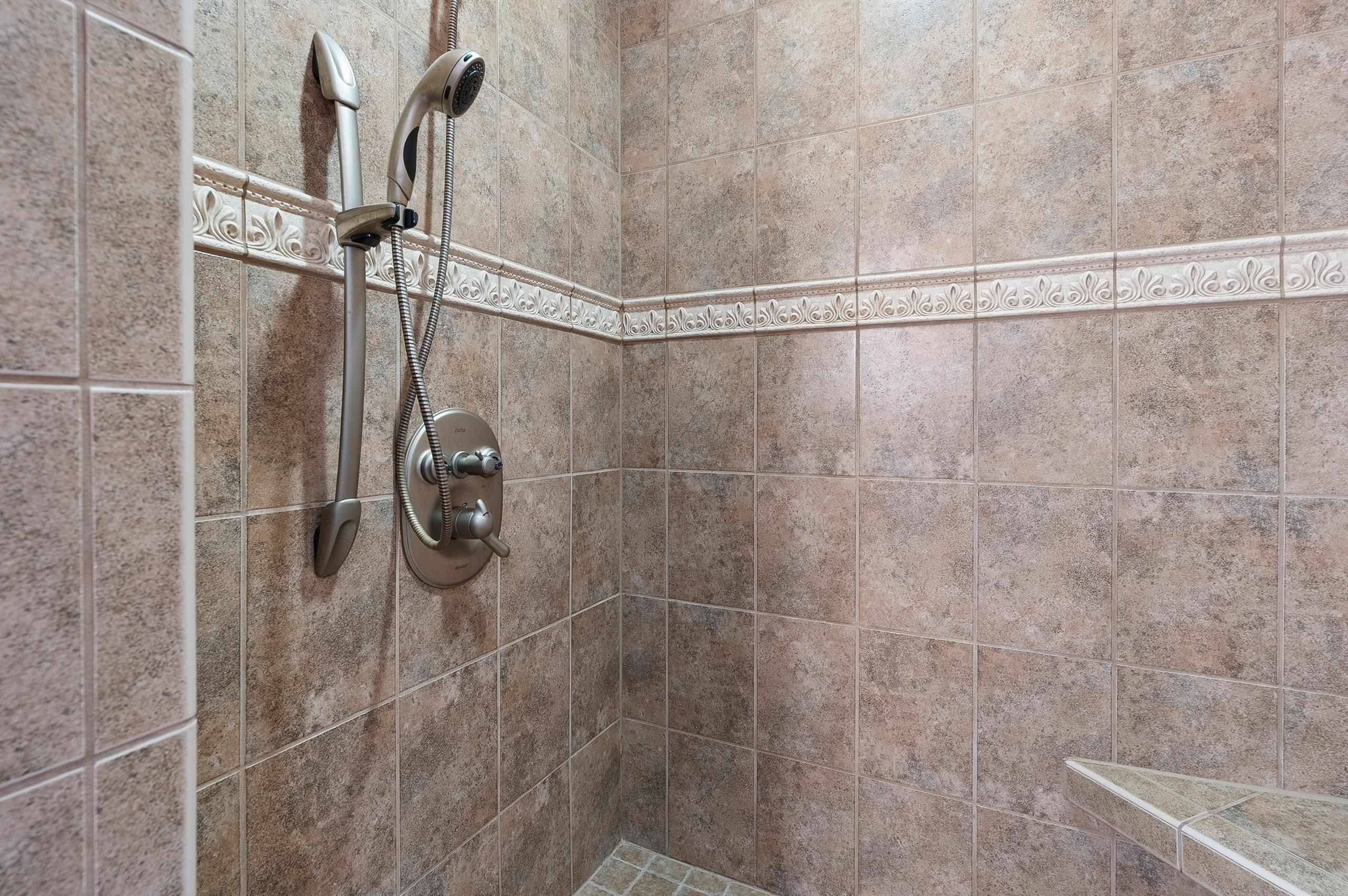 DE PERE, Wisconsin, 54115, United States, 3 Bedrooms Bedrooms, ,4 BathroomsBathrooms,Residential,For Sale,2048400