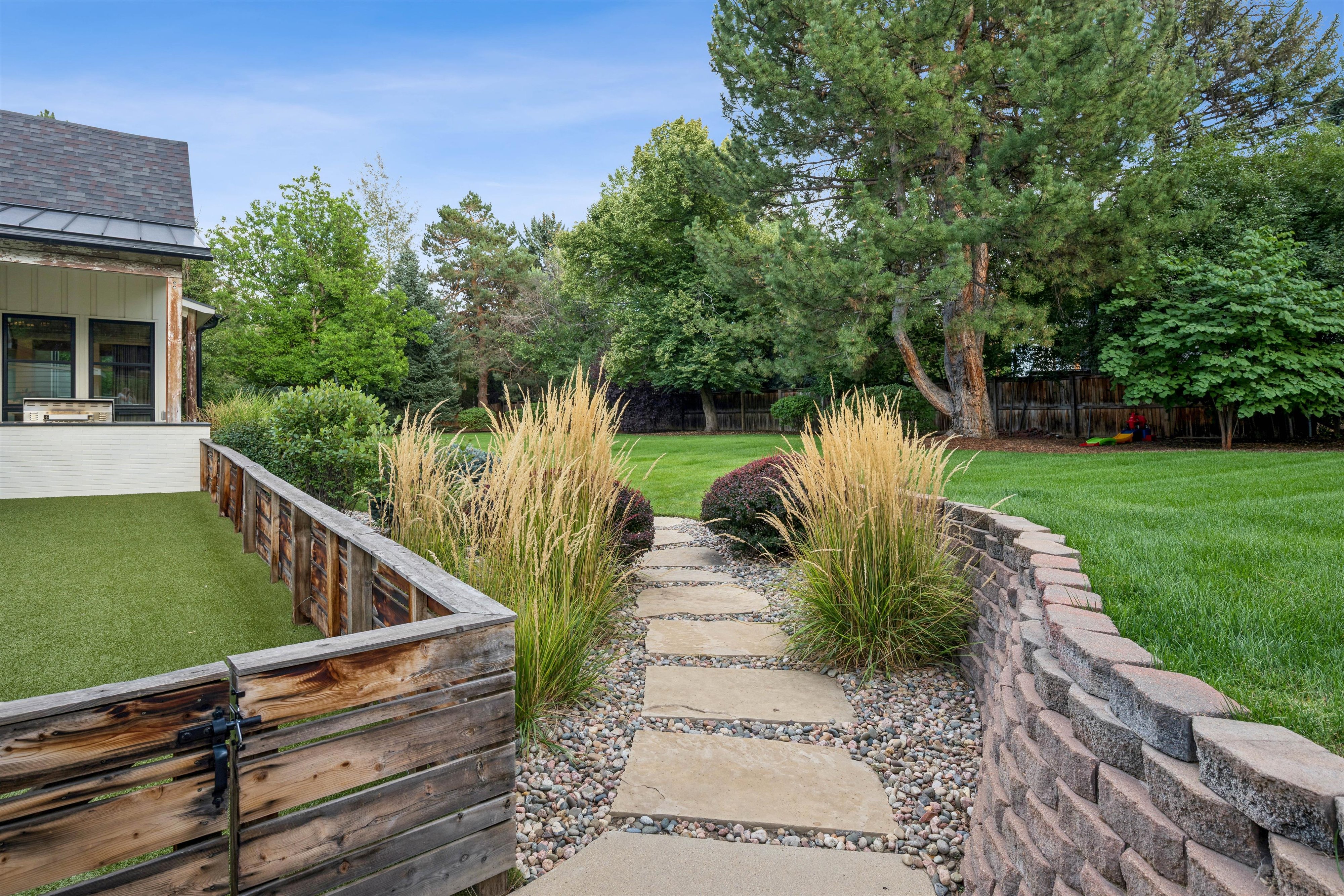  Modern Cherry Hills Masterpiece: Rare Main-Floor Luxury - 物件實景
