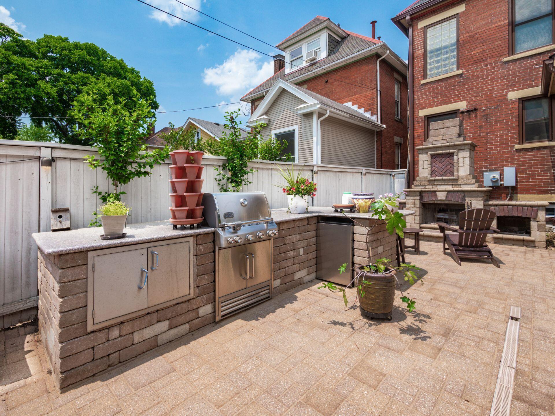 Columbus, Ohio, 43201, United States, 3 Bedrooms Bedrooms, ,4 BathroomsBathrooms,Residential,For Sale,1858166