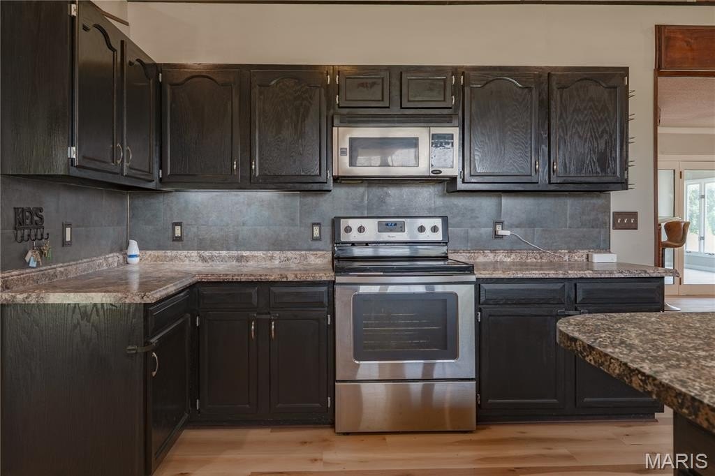 Edwardsville, Illinois, 62025, United States, 5 Bedrooms Bedrooms, ,4 BathroomsBathrooms,Residential,For Sale,1975622