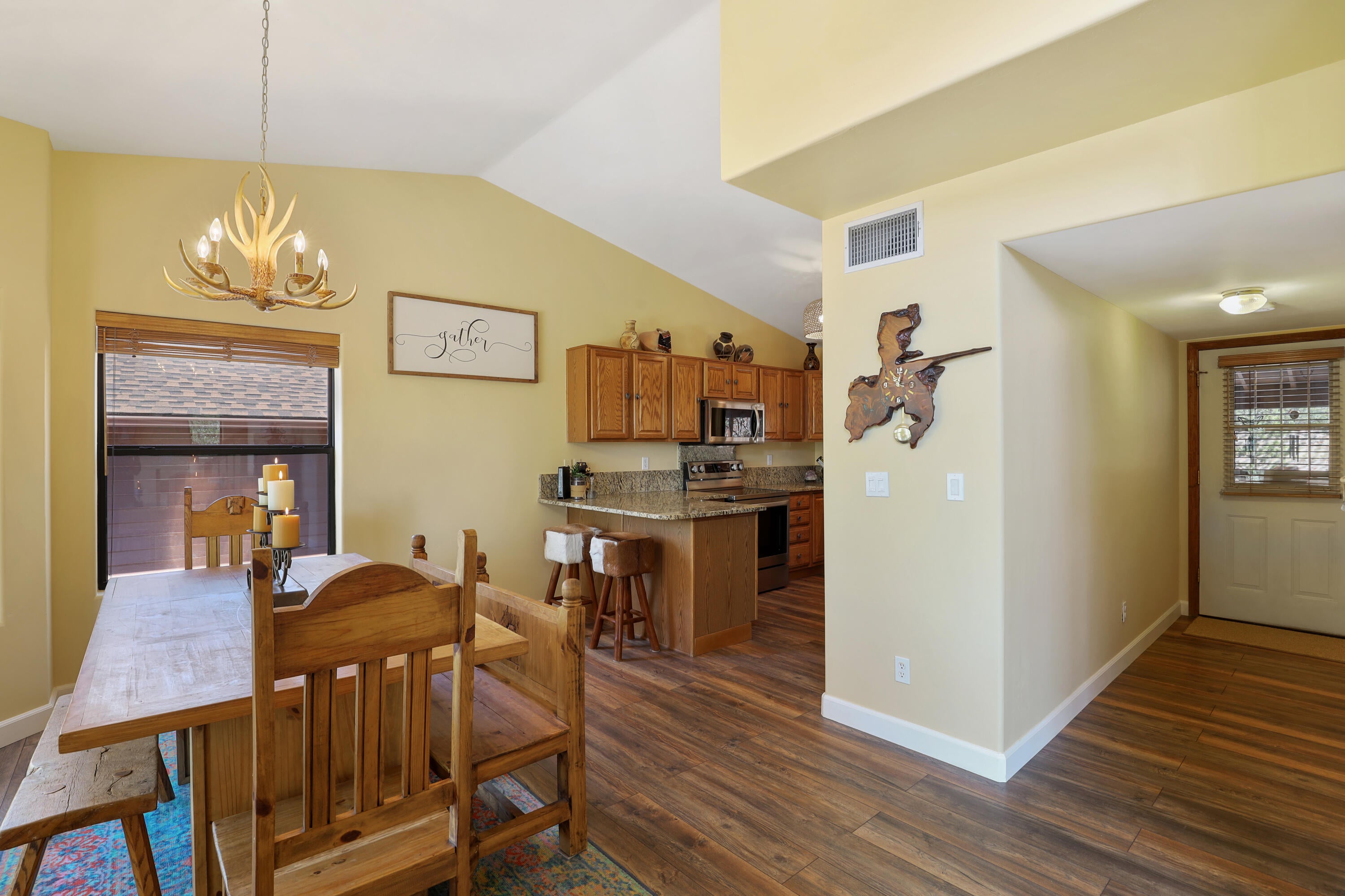 Pine, Arizona, 85544, United States, 2 Bedrooms Bedrooms, ,2 BathroomsBathrooms,Residential,For Sale,1917877