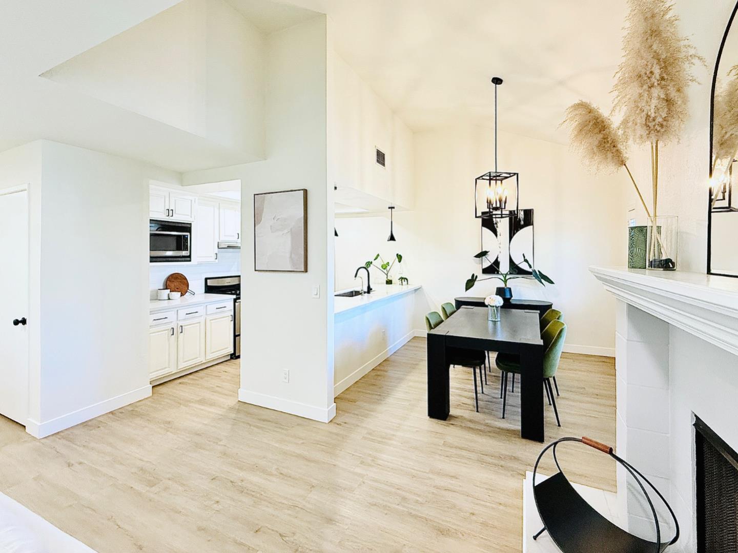 Santa Clara, California, 95051, United States, 2 Bedrooms Bedrooms, ,2 BathroomsBathrooms,Residential,For Sale,1941992