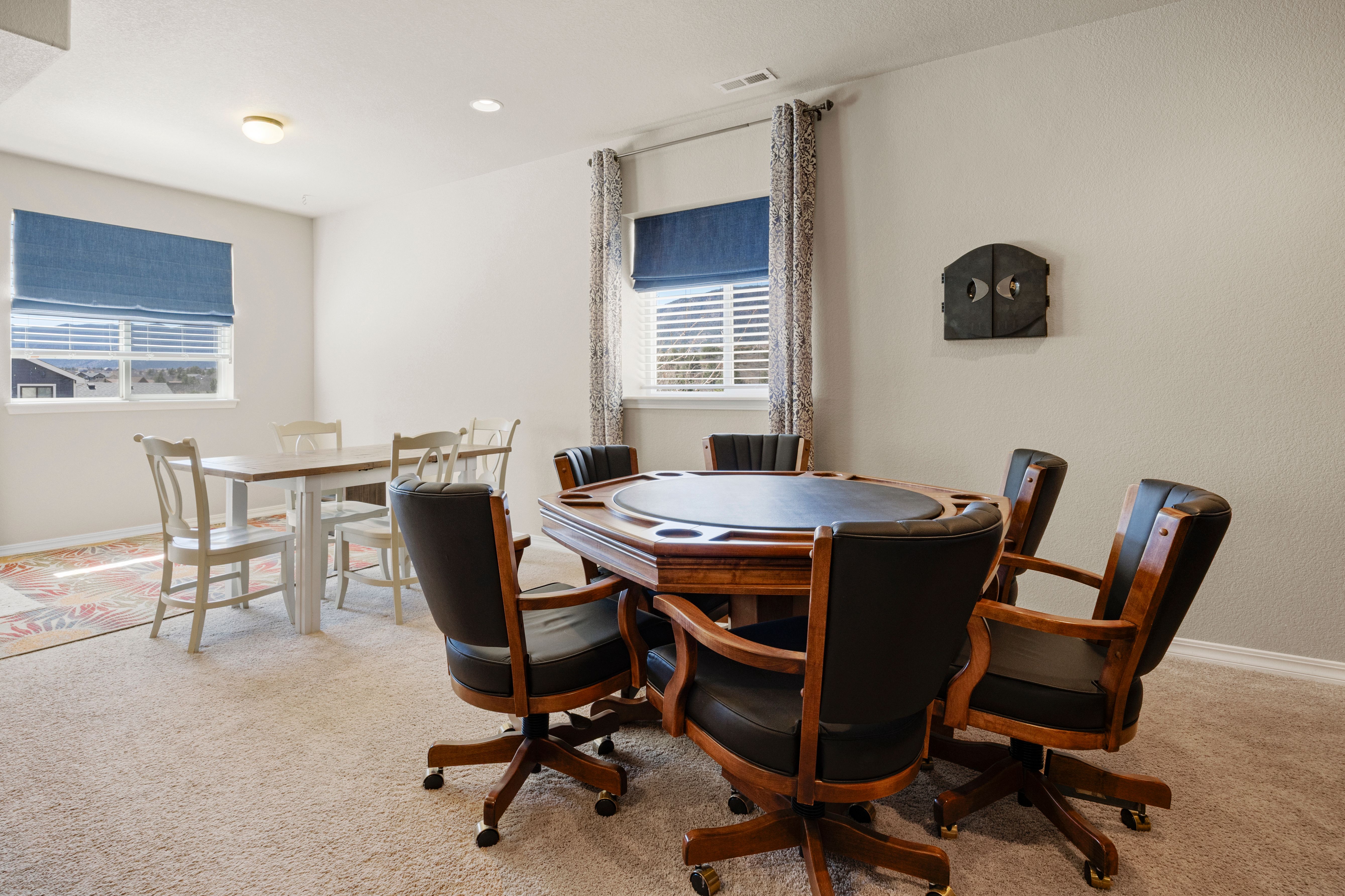  Open, Spacious, Upgraded, Walkout Rancher is Meticulous and with Views - 物件實景