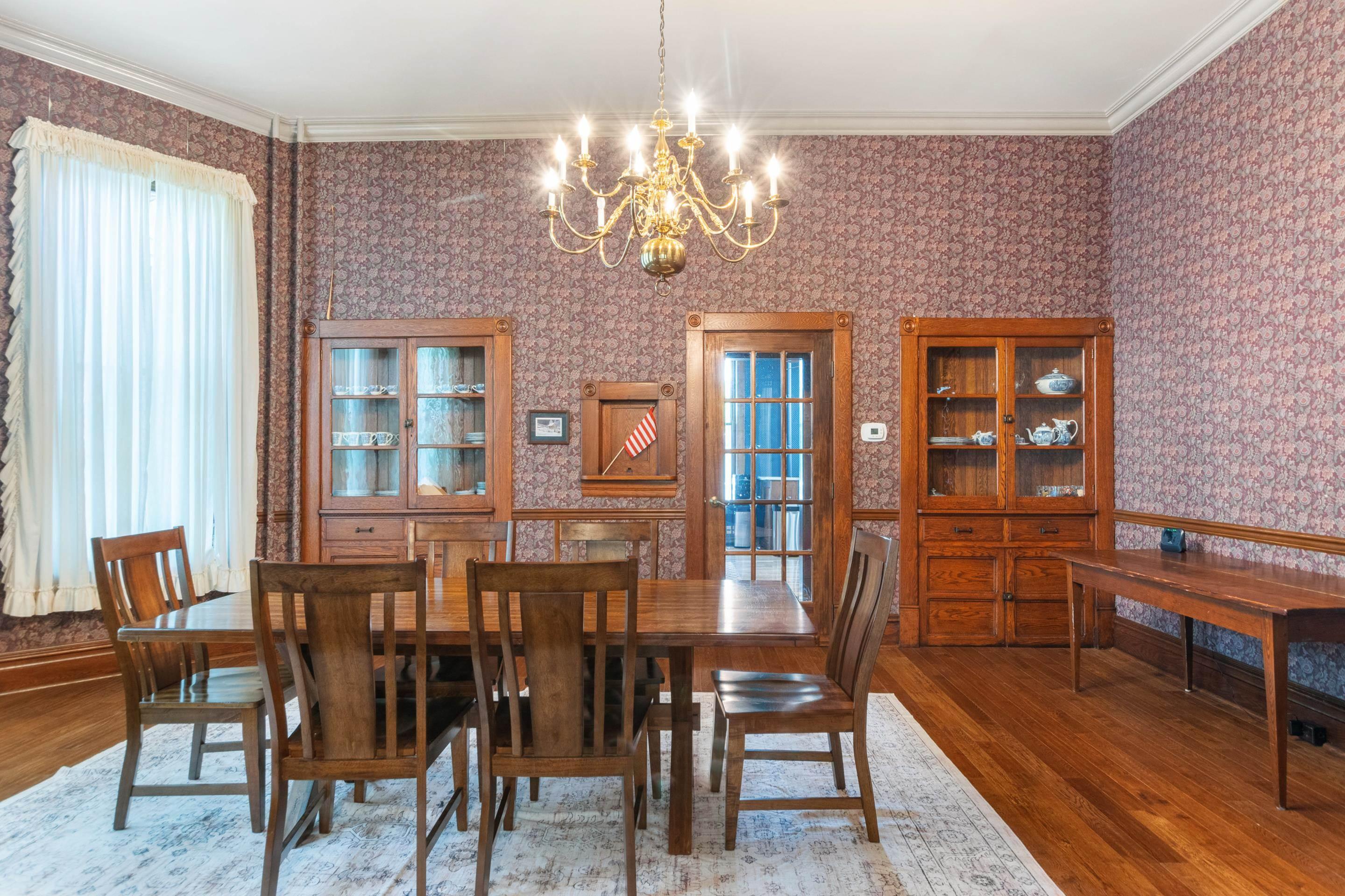 Tazewell, Virginia, 24651, United States, 6 Bedrooms Bedrooms, ,4 BathroomsBathrooms,Residential,For Sale,1905937