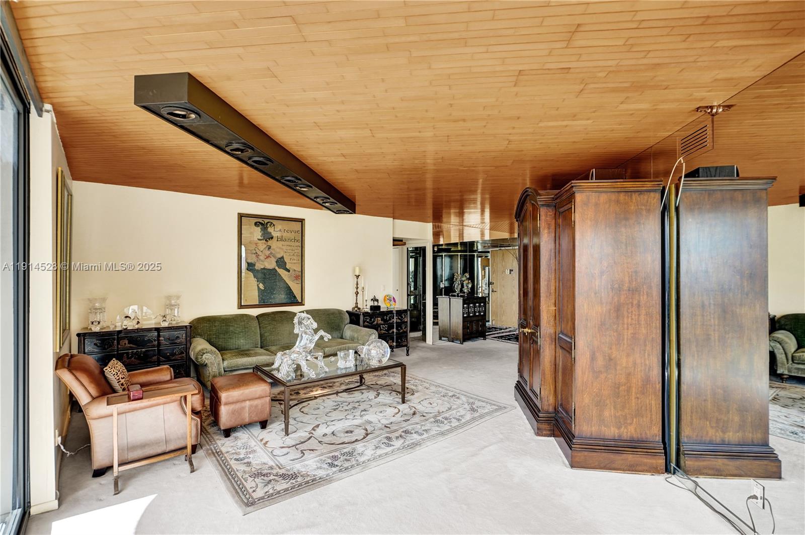 Aventura, Florida, 33180, United States, 2 Bedrooms Bedrooms, ,2 BathroomsBathrooms,Residential,For Sale,1994383