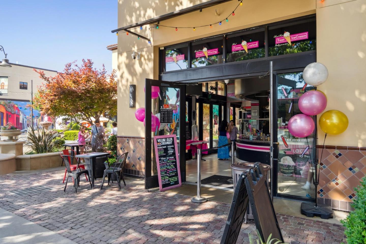 San Jose, California, 95125, United States, 3 Bedrooms Bedrooms, ,2 BathroomsBathrooms,Residential,For Sale,1989346