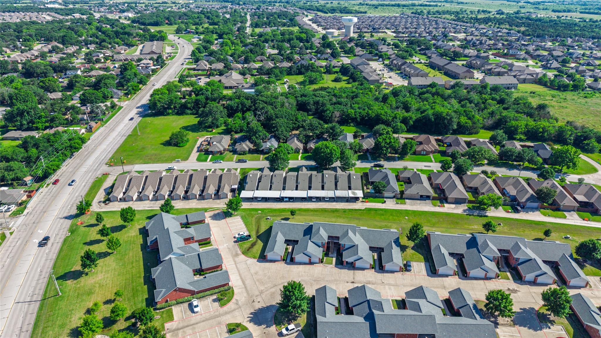 Greenville, Texas, 75402, United States, 18 Bedrooms Bedrooms, ,18 BathroomsBathrooms,Residential,For Sale,2049312