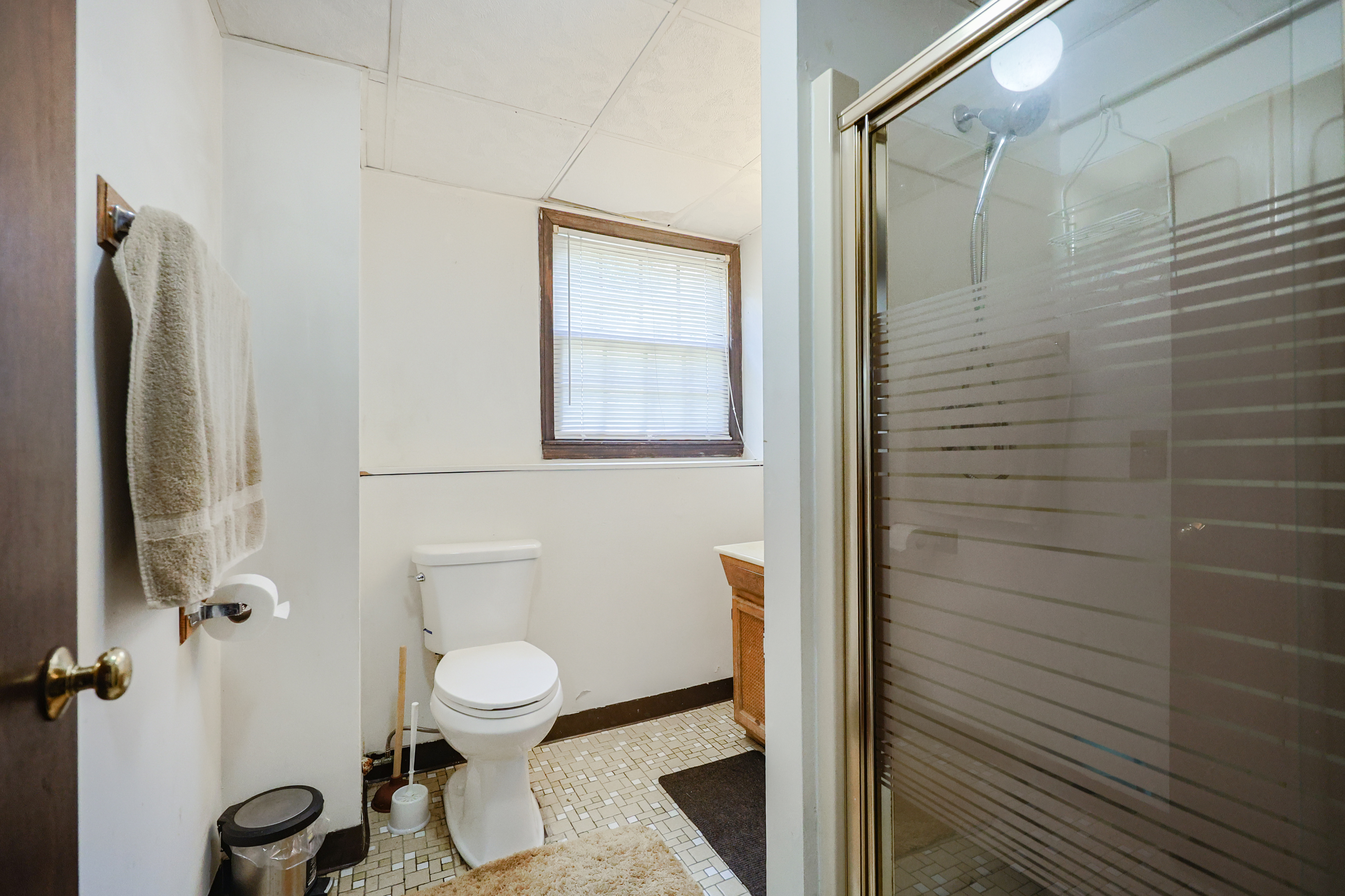 Burlington, Massachusetts, 01803, United States, 3 Bedrooms Bedrooms, ,1 BathroomBathrooms,Residential,For Sale,1906310