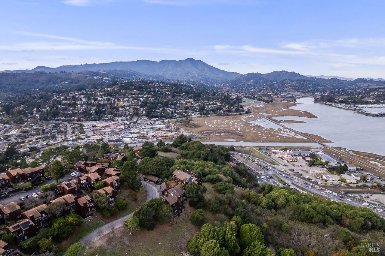 Sausalito, California, 94965, United States, 3 Bedrooms Bedrooms, ,3 BathroomsBathrooms,Residential,For Sale,1990897