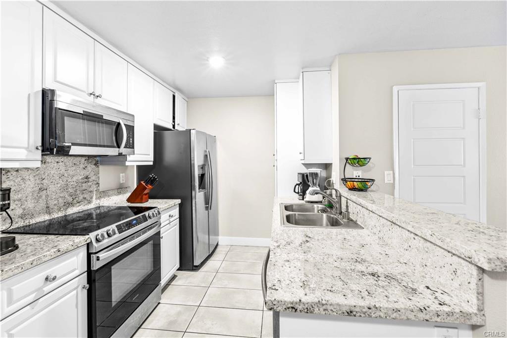 Lake Forest, California, 92630, United States, 2 Bedrooms Bedrooms, ,Residential,For Sale,1978731