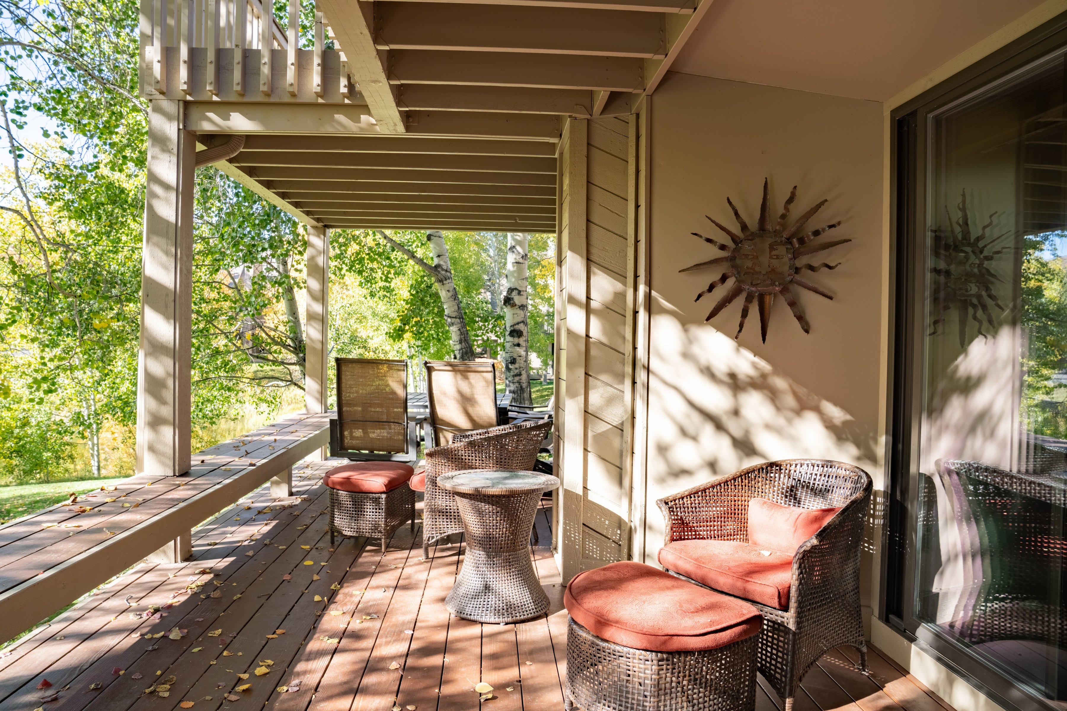  Single Level Living With Expansive Deck and Patio - 物件實景