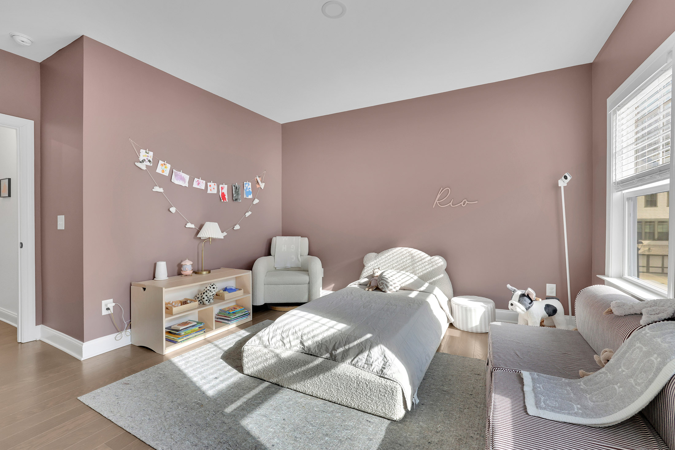  Thoughtfully Designed Townhome in Gated Enclave - 物件實景