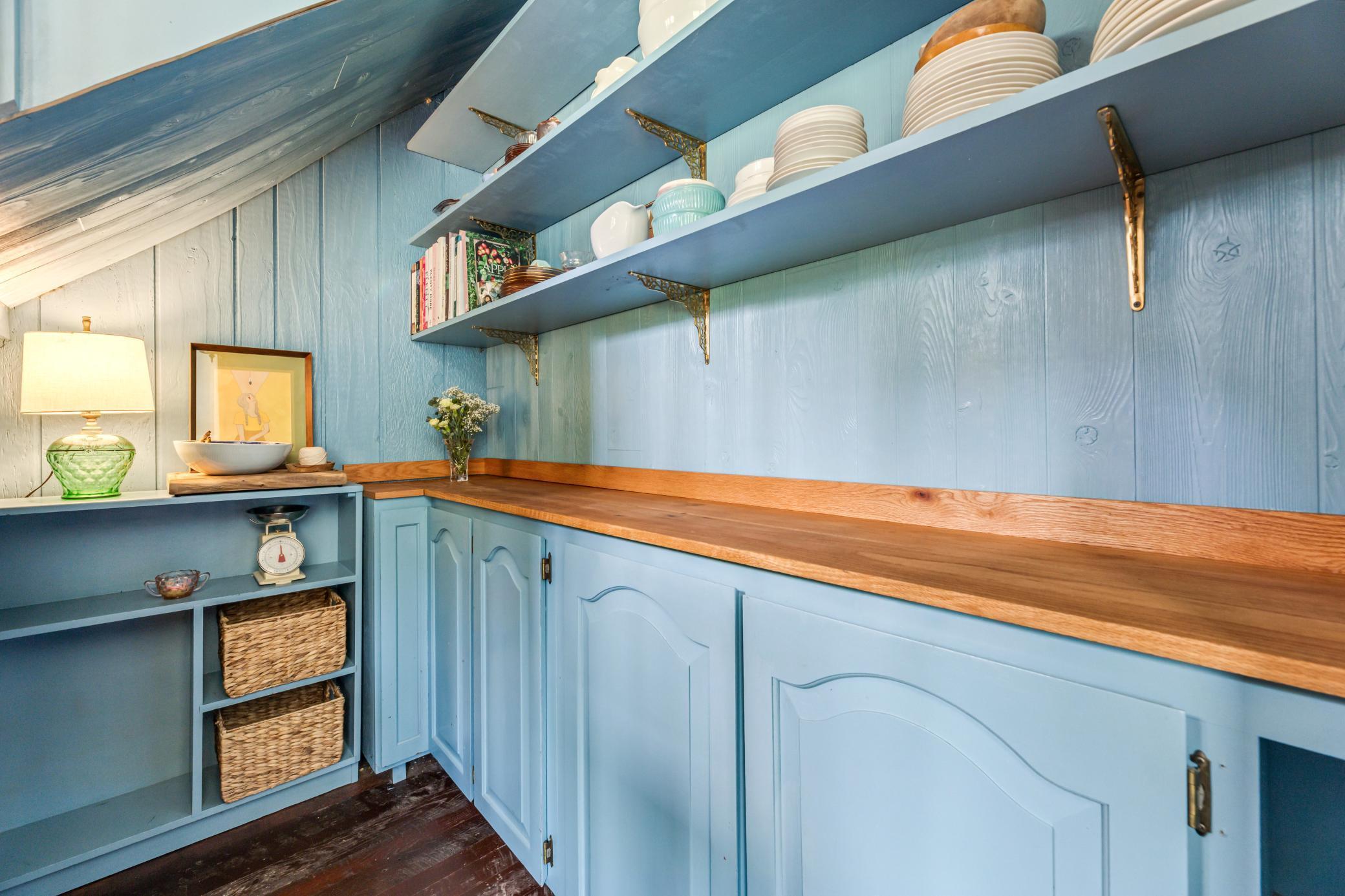 Winona, Minnesota, 55987, United States, 5 Bedrooms Bedrooms, ,2 BathroomsBathrooms,Residential,For Sale,2005788