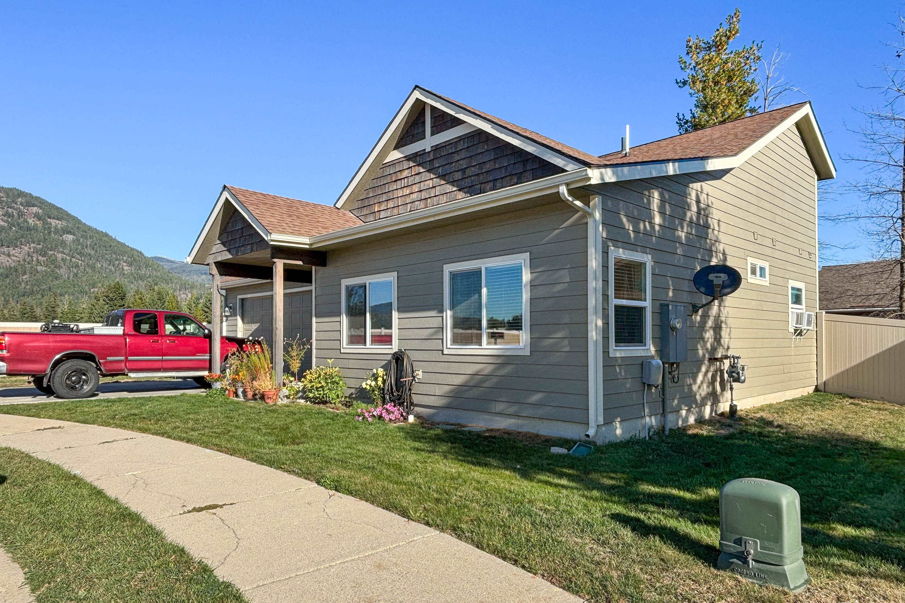 Sandpoint, Idaho, 83864, United States, 3 Bedrooms Bedrooms, ,2 BathroomsBathrooms,Residential,For Sale,2005755