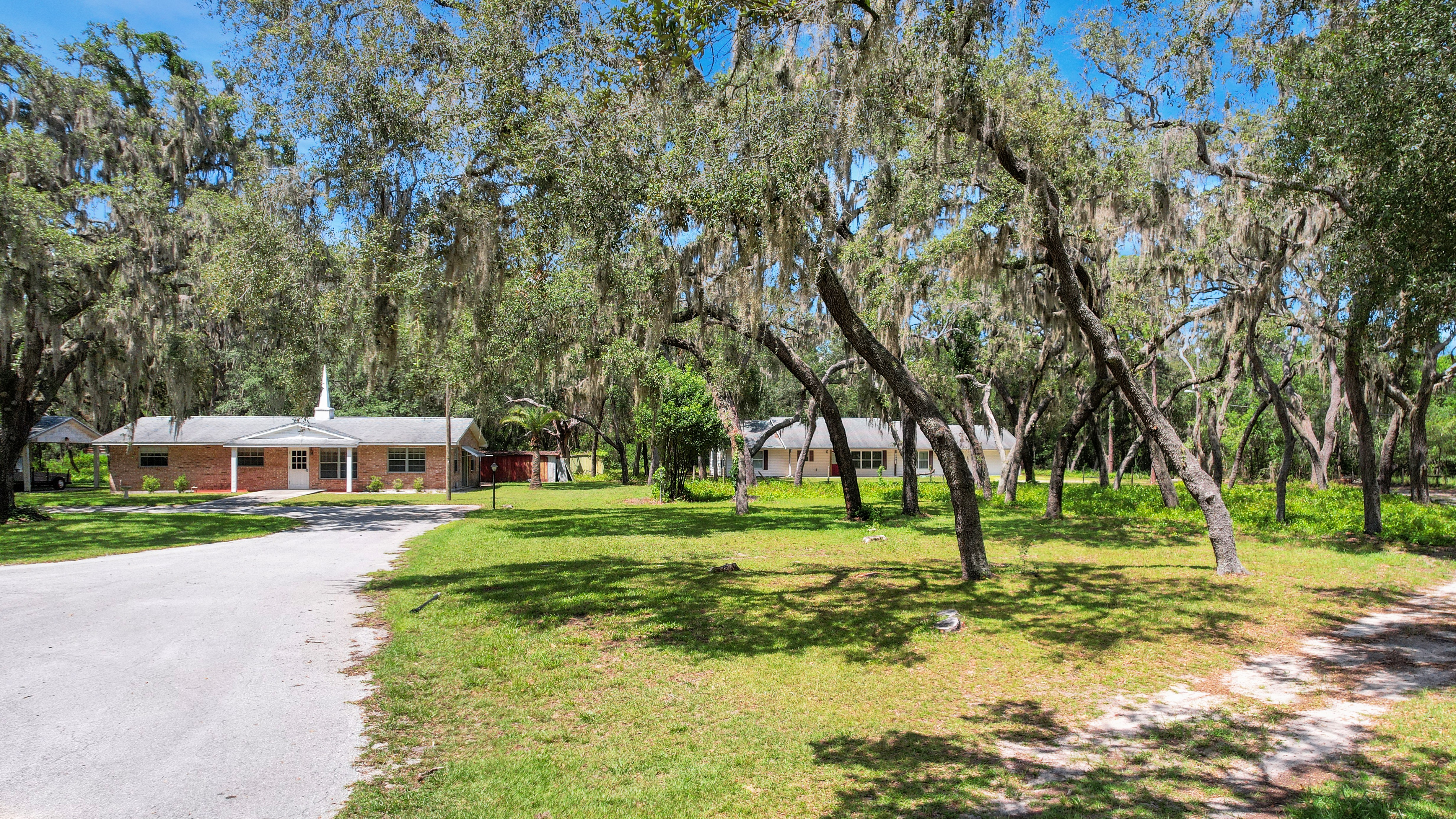 Lady Lake, Florida, 32159, United States, 6 Bedrooms Bedrooms, ,5 BathroomsBathrooms,Residential,For Sale,1921819